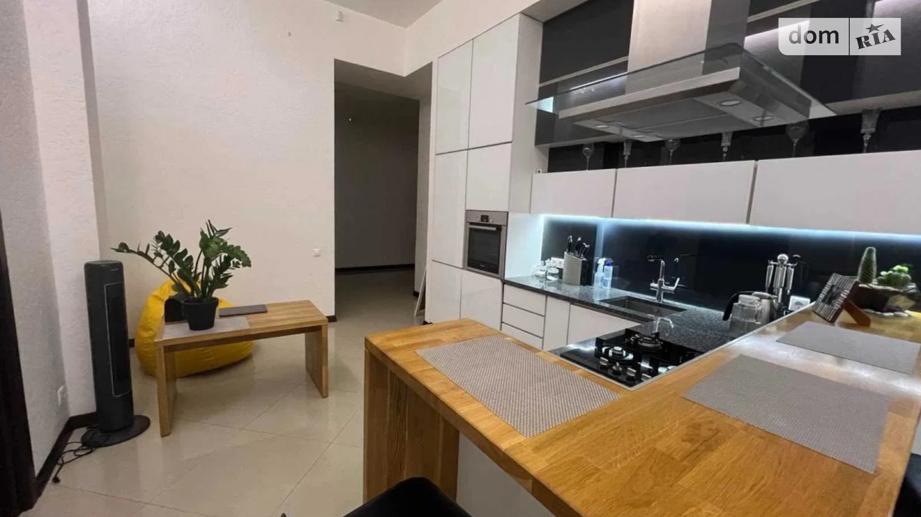 Продається 2-кімнатна квартира 75 кв. м у Львові, вул. Мечникова - фото 2