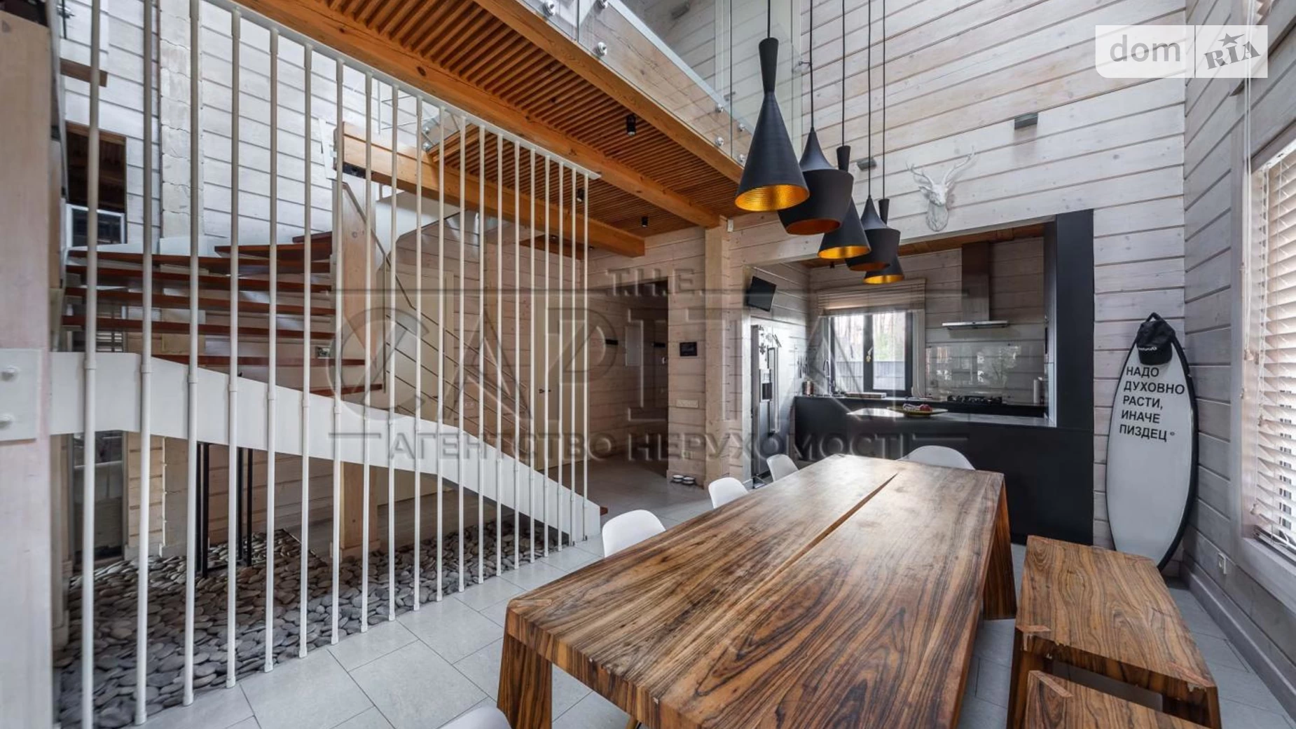 Сдается в аренду дом на 2 этажа 200 кв. м с балконом, цена: 4500 € - фото 2