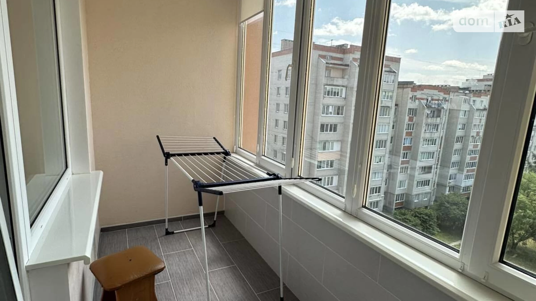 1-кімнатна квартира 50 кв. м у Луцьку, вул. Кравчука, 11Д - фото 4