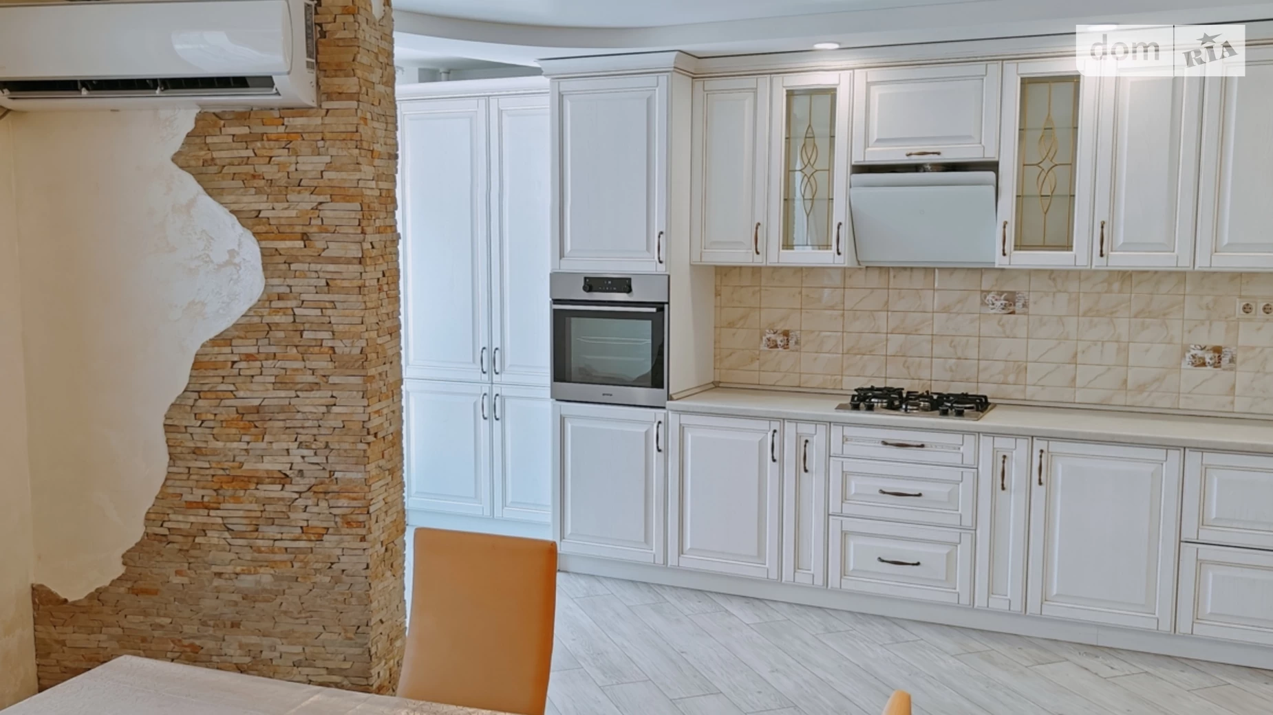 2-комнатная квартира 97 кв. м в Тернополе, ул. Белогорская, 18А - фото 2