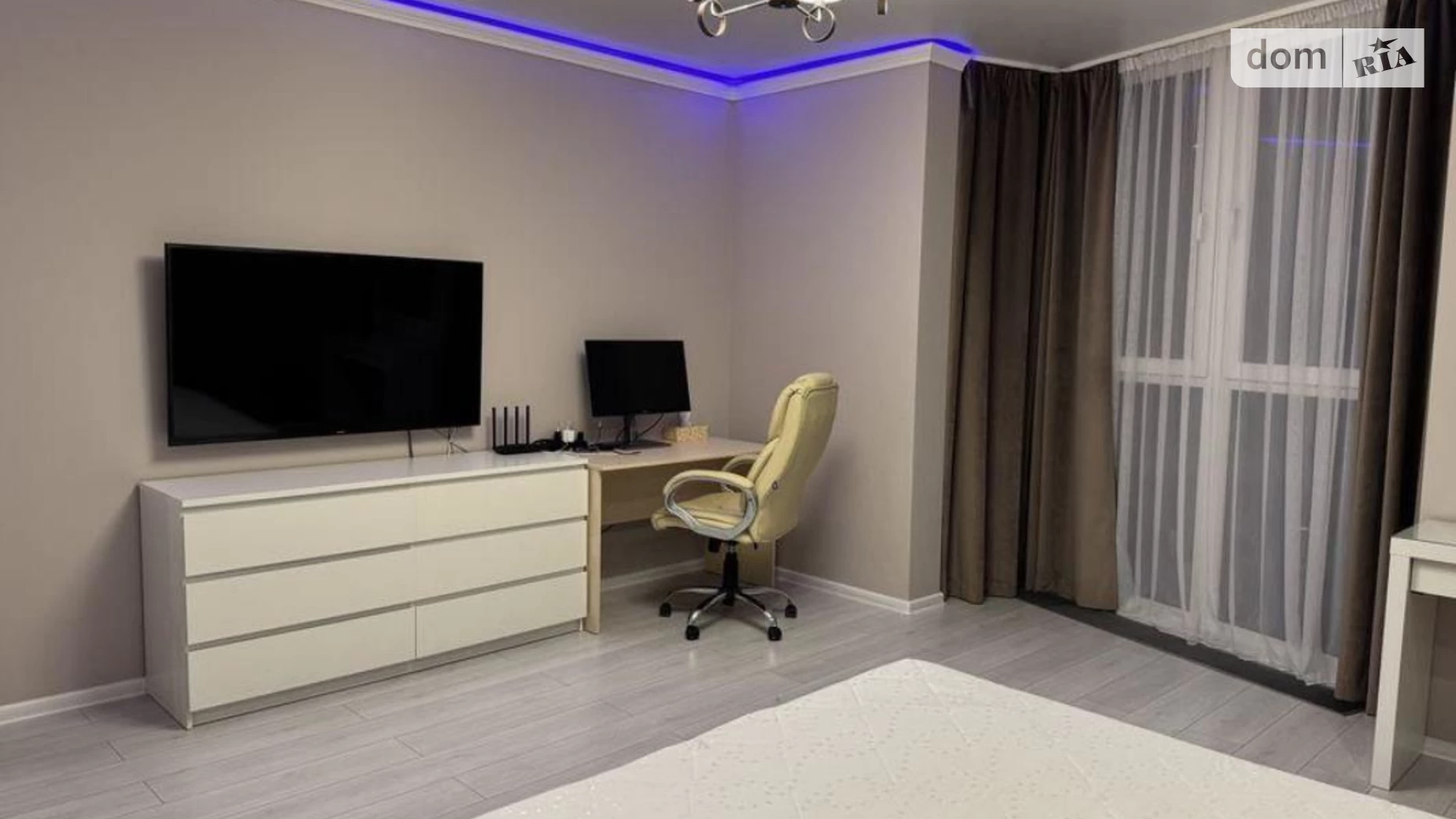 Продается 1-комнатная квартира 50 кв. м в Киеве, ул. Драгоманова, 2А - фото 3