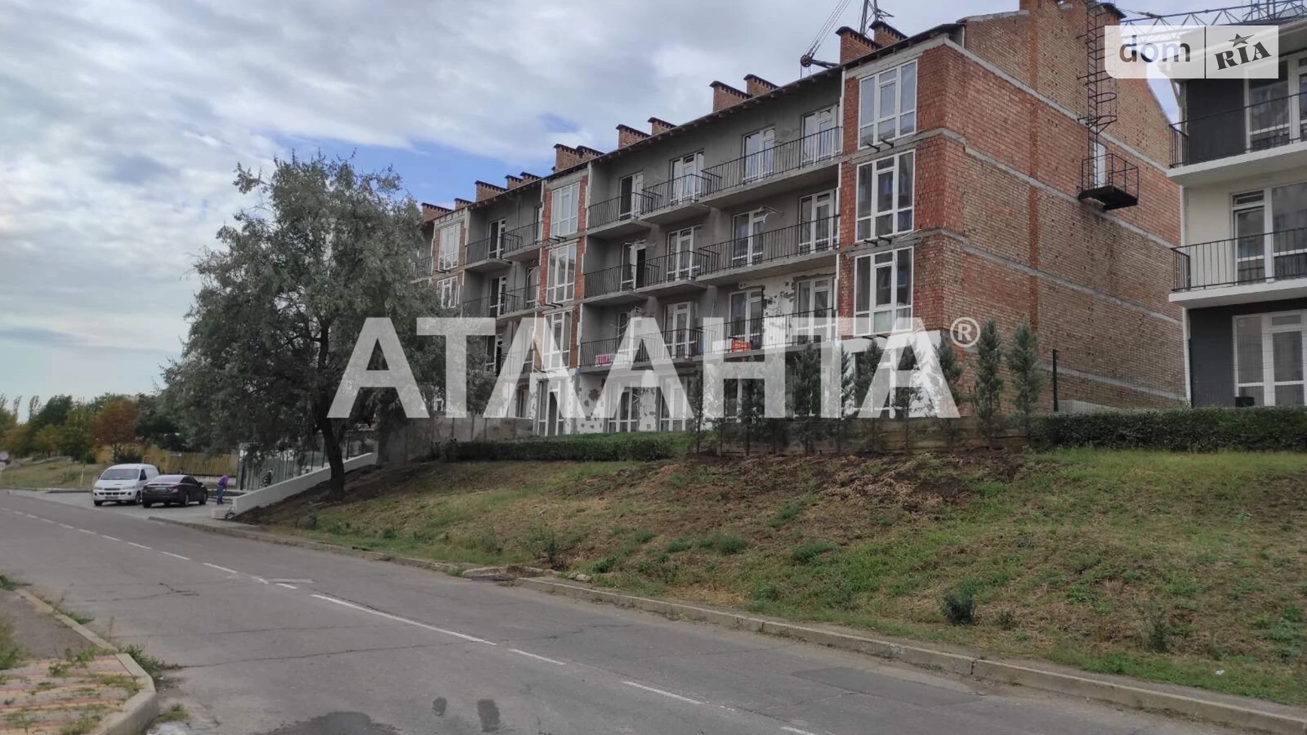 Продается 1-комнатная квартира 67.4 кв. м в Южному, ул. Иванова - фото 2