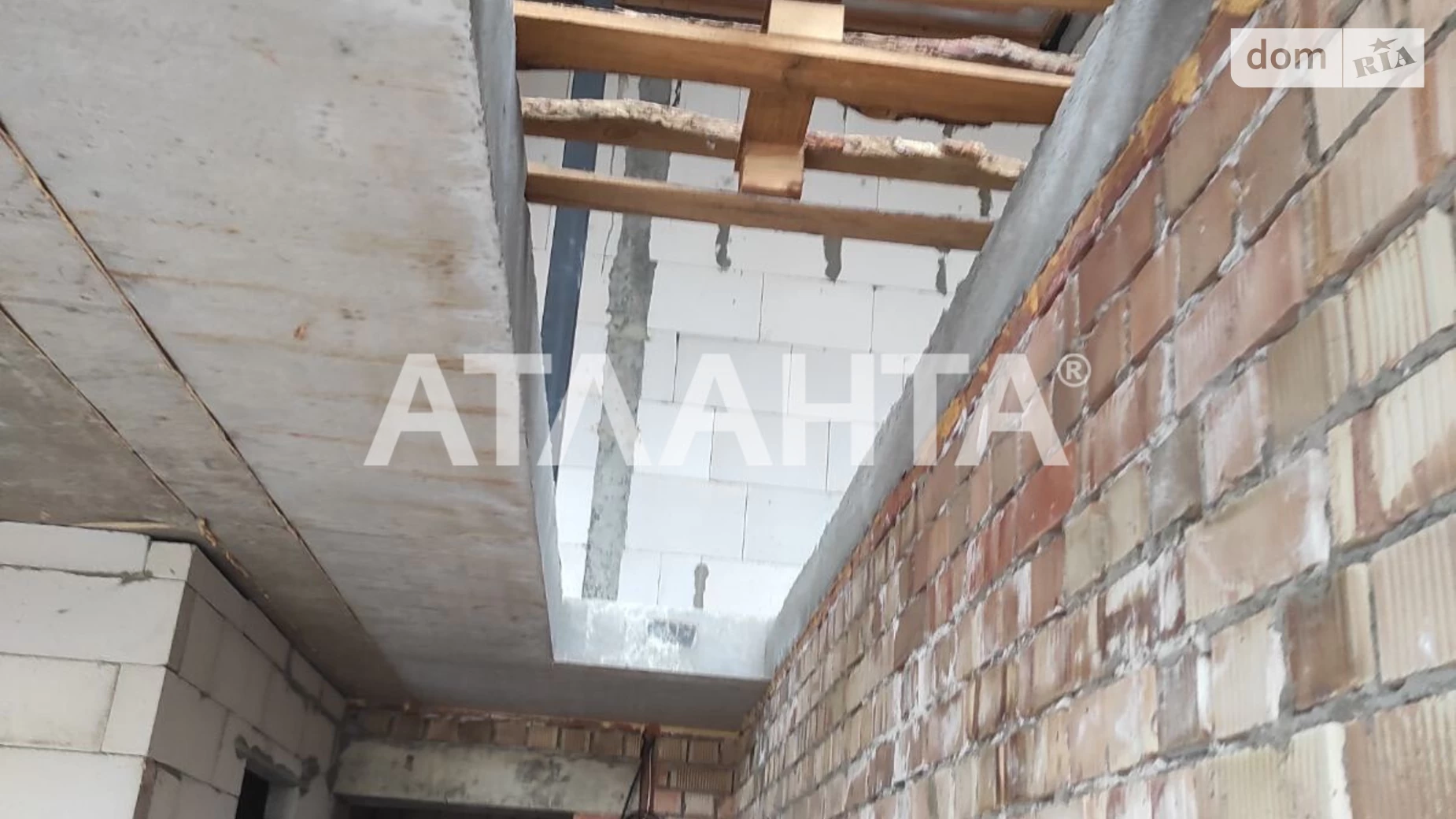 Продается 1-комнатная квартира 67.4 кв. м в Южному, ул. Иванова - фото 5