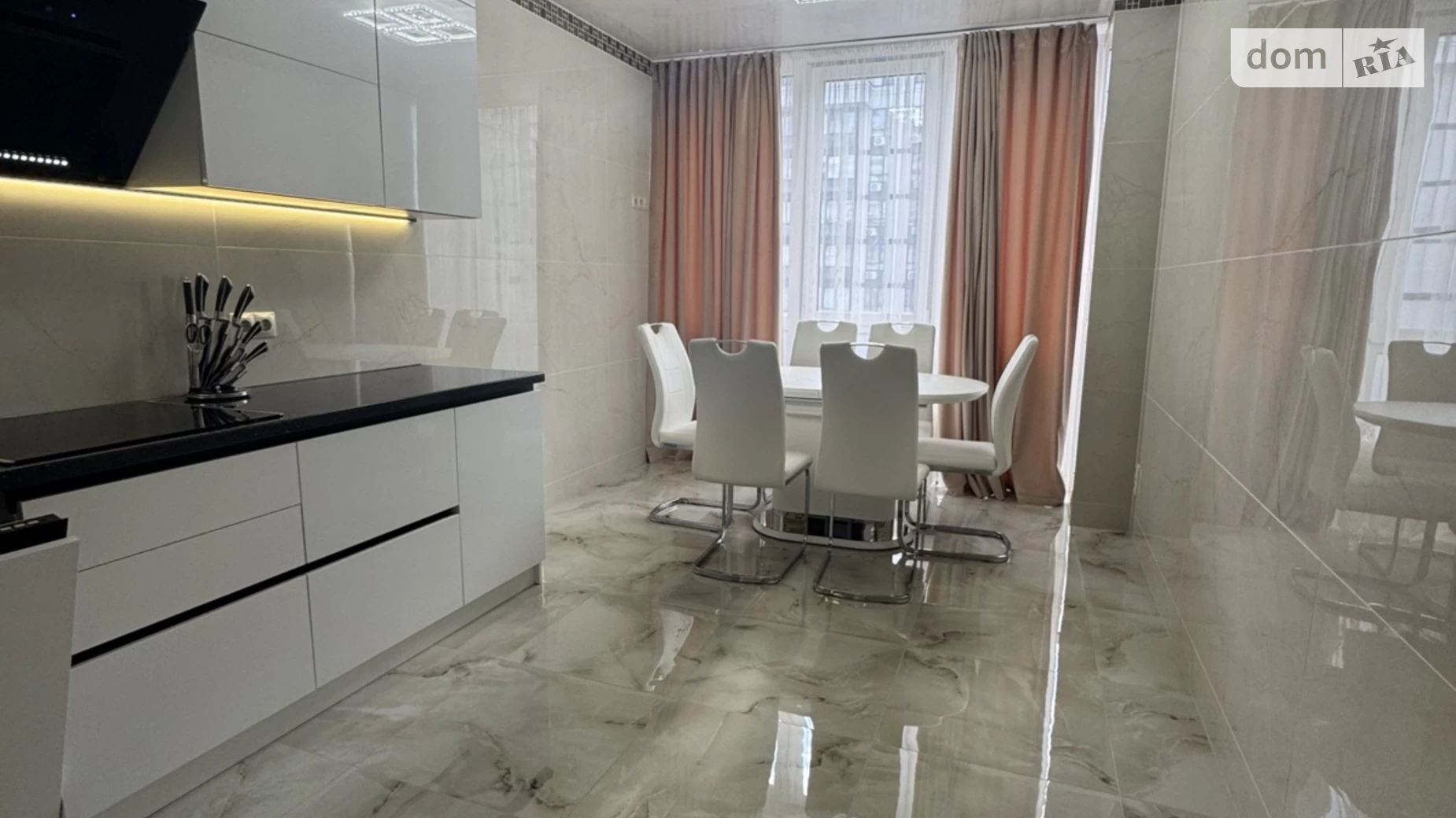 Продается 2-комнатная квартира 63.2 кв. м в Ирпене, ул. Университетская(Карла Маркса), 3/1 - фото 2