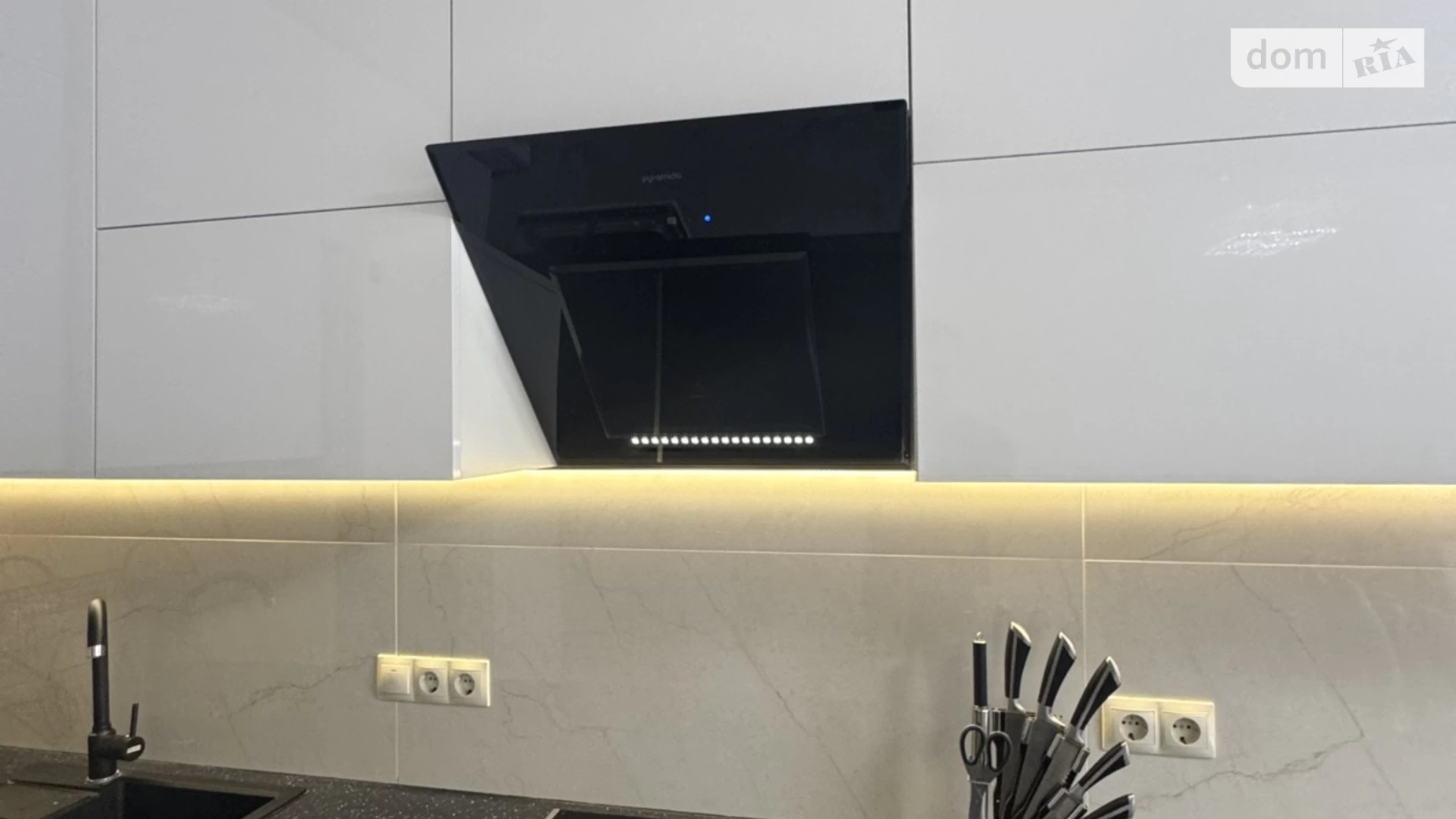 Продается 2-комнатная квартира 63.2 кв. м в Ирпене, ул. Университетская(Карла Маркса), 3/1 - фото 3