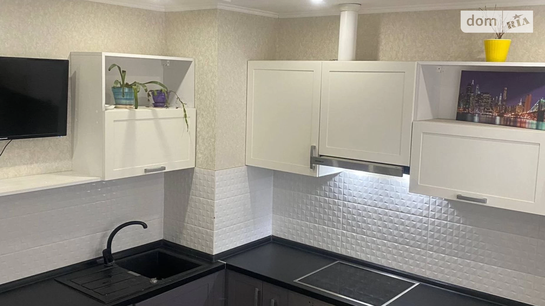 Продается 1-комнатная квартира 44 кв. м в Лиманке, мас. Радужный, 24 - фото 3