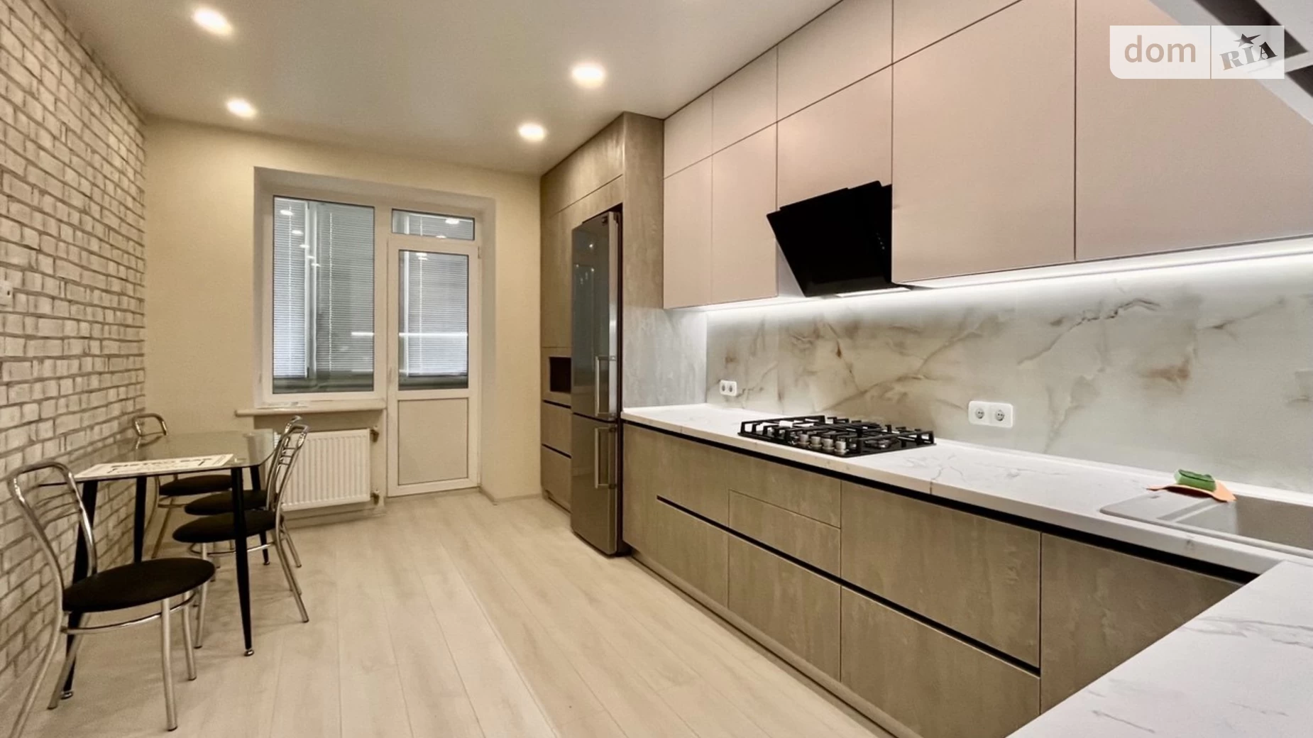 Продается 1-комнатная квартира 45.2 кв. м в Чернигове, ул. Независимости, 15 - фото 2