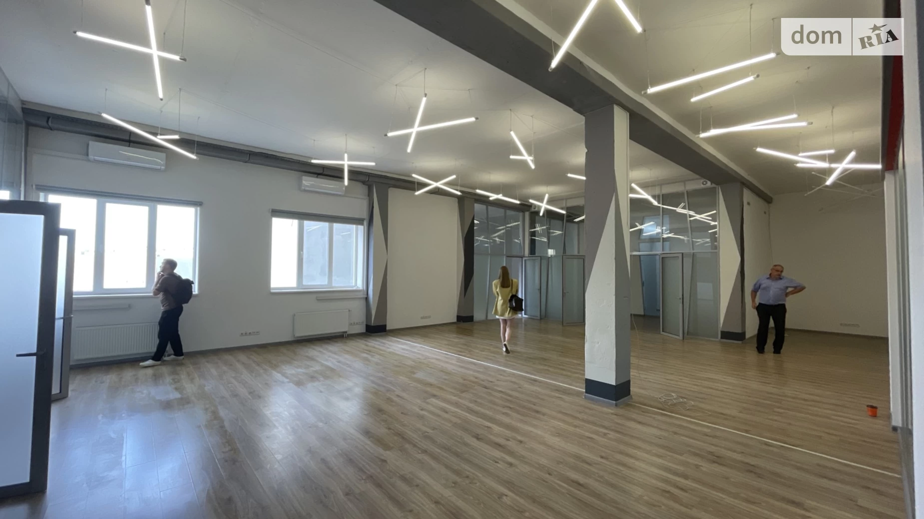 Сдается в аренду офис 220 кв. м в бизнес-центре, цена: 2860 $ - фото 2
