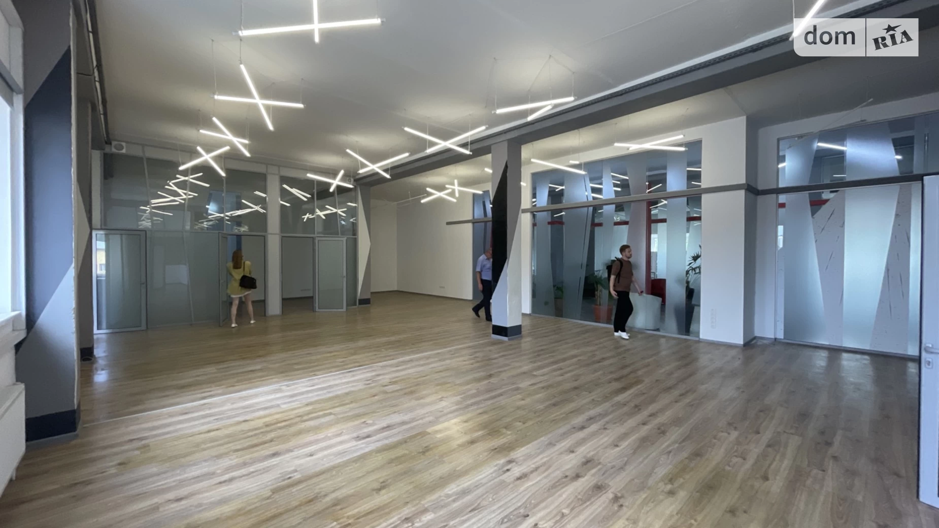 Сдается в аренду офис 220 кв. м в бизнес-центре, цена: 2860 $ - фото 4
