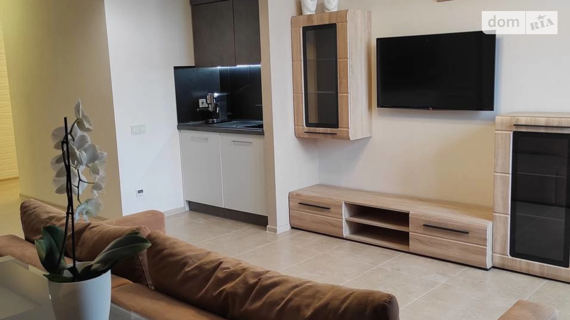 Продается 1-комнатная квартира 62.4 кв. м в Одессе, ул. Генуэзская, 5 - фото 2