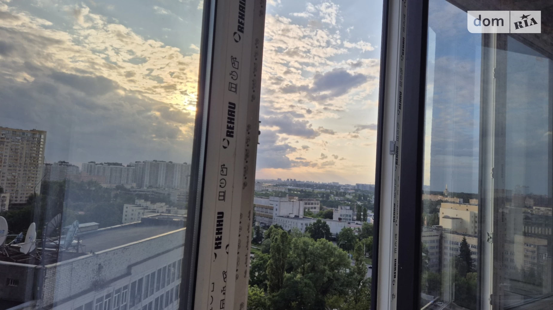 Продается 1-комнатная квартира 36.8 кв. м в Киеве, ул. Васильковская, 37 - фото 2