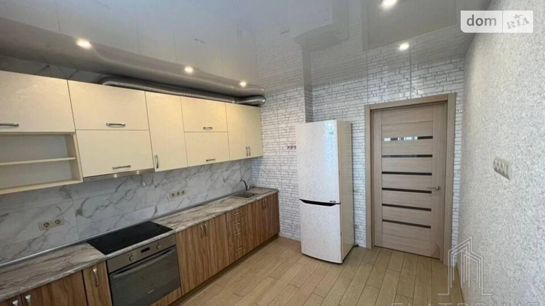 Продается 1-комнатная квартира 42 кв. м в Киеве, ул. Соломии Крушельницкой, 15 - фото 3