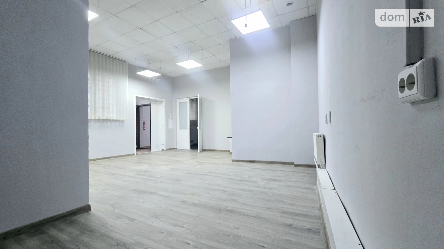 Здається в оренду офіс 35 кв. м в бізнес-центрі, цена: 8750 грн - фото 4