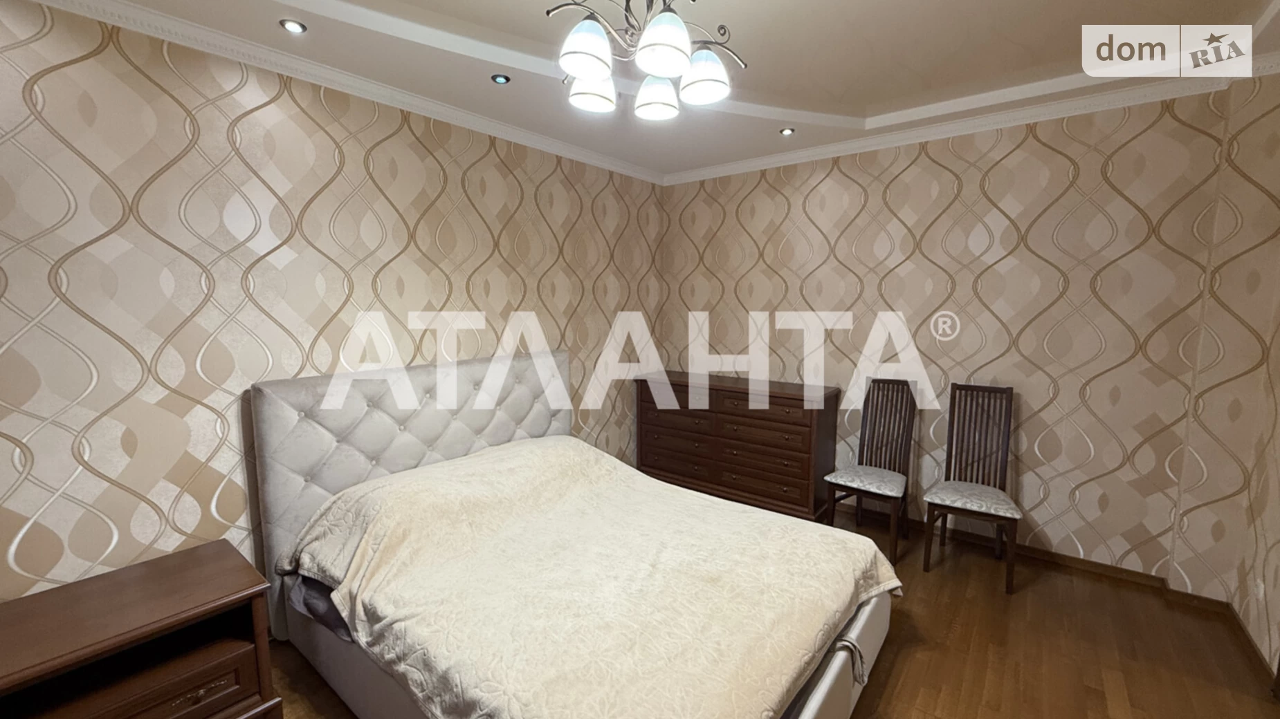 Продается 2-комнатная квартира 60.4 кв. м в Одессе, ул. Средняя, 242 - фото 2