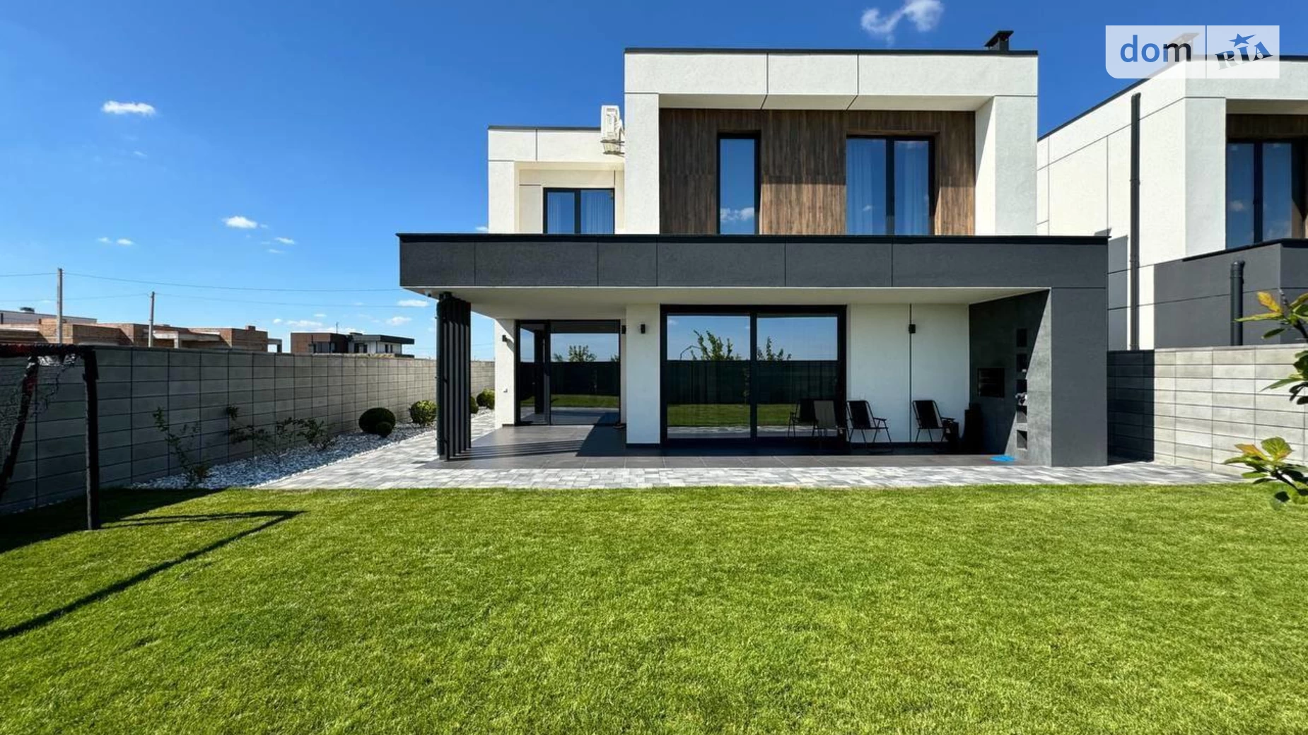 Продается дом на 2 этажа 192 кв. м с гаражом, цена: 480000 $ - фото 2