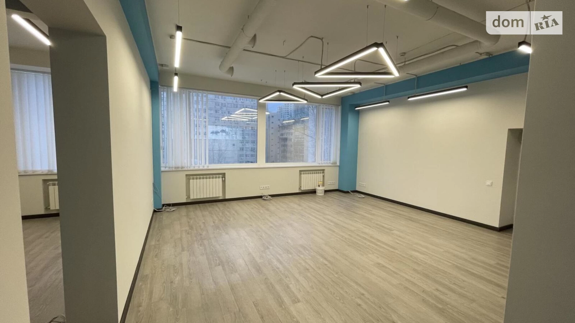 Сдается в аренду офис 350 кв. м в бизнес-центре, цена: 8800 $ - фото 2