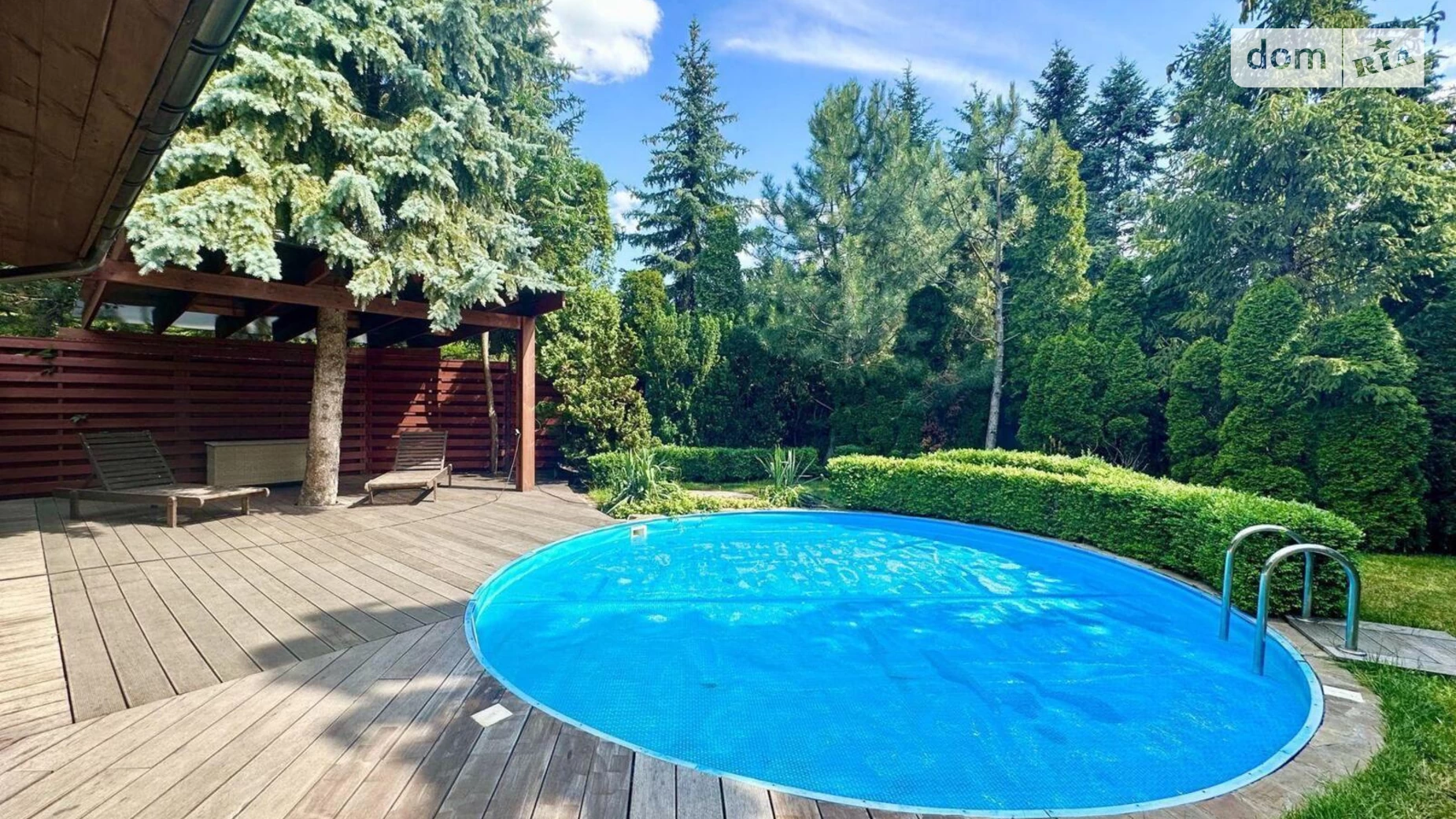Сдается в аренду дом на 2 этажа 250 кв. м с камином, цена: 2500 € - фото 2