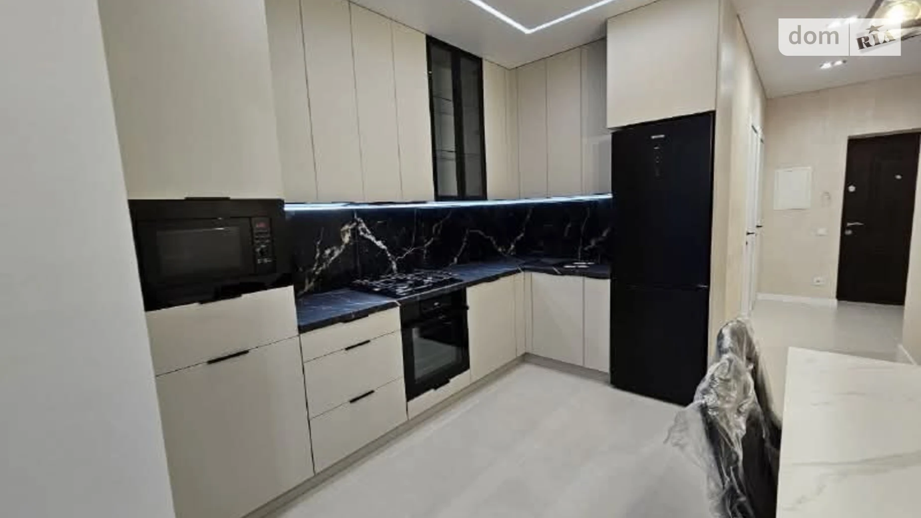 Продается 2-комнатная квартира 59.7 кв. м в Ивано-Франковске, ул. Длинная, 20В - фото 2