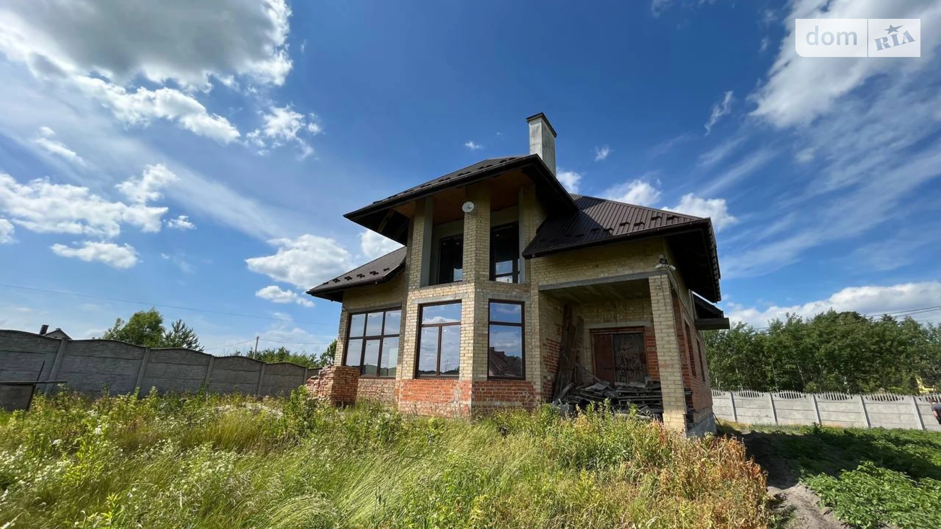 Продается дом на 2 этажа 217 кв. м с камином, цена: 150000 $ - фото 2