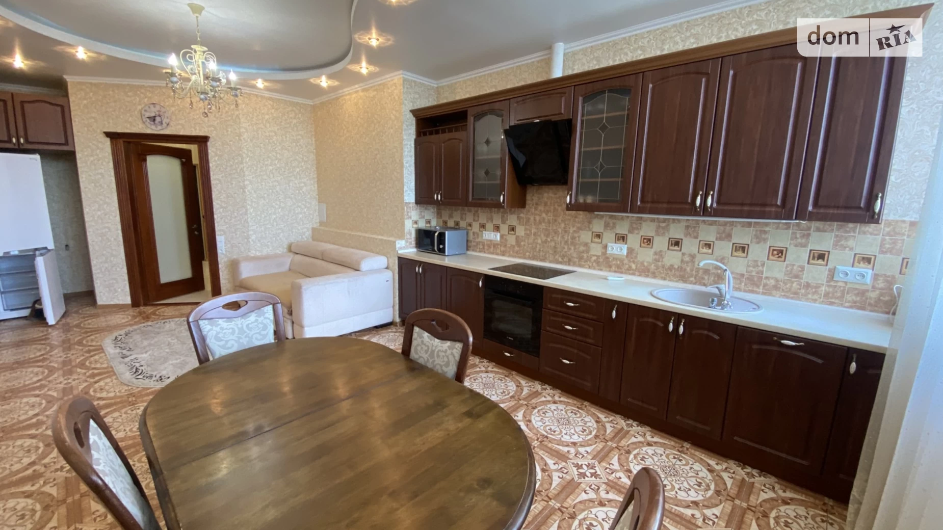 Продається 1-кімнатна квартира 71 кв. м у Одесі, вул. Академіка Корольова, 5/4 - фото 2