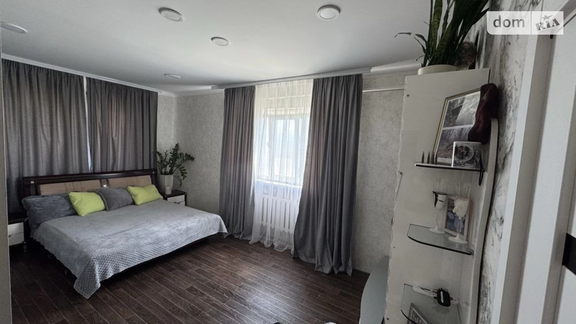 Продается дом на 2 этажа 233 кв. м с камином, цена: 150000 $ - фото 3