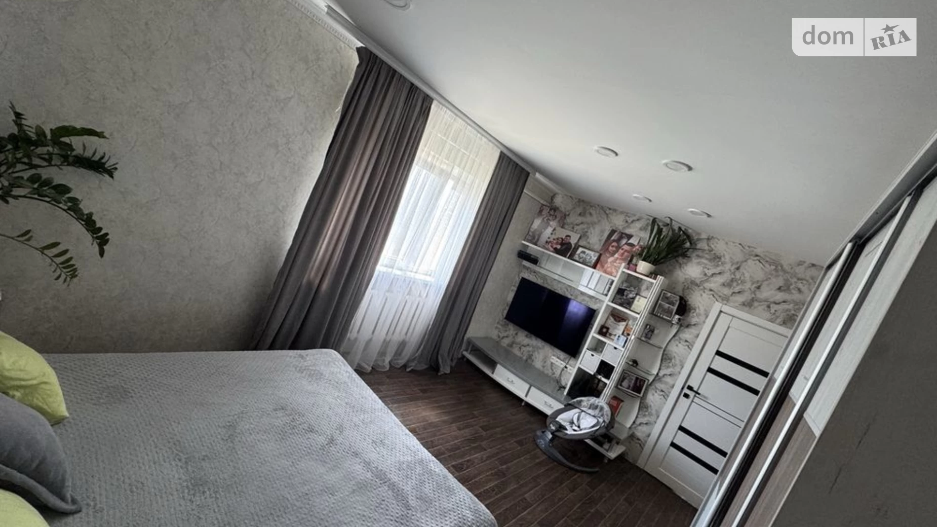 Продается дом на 2 этажа 233 кв. м с камином, цена: 150000 $ - фото 4