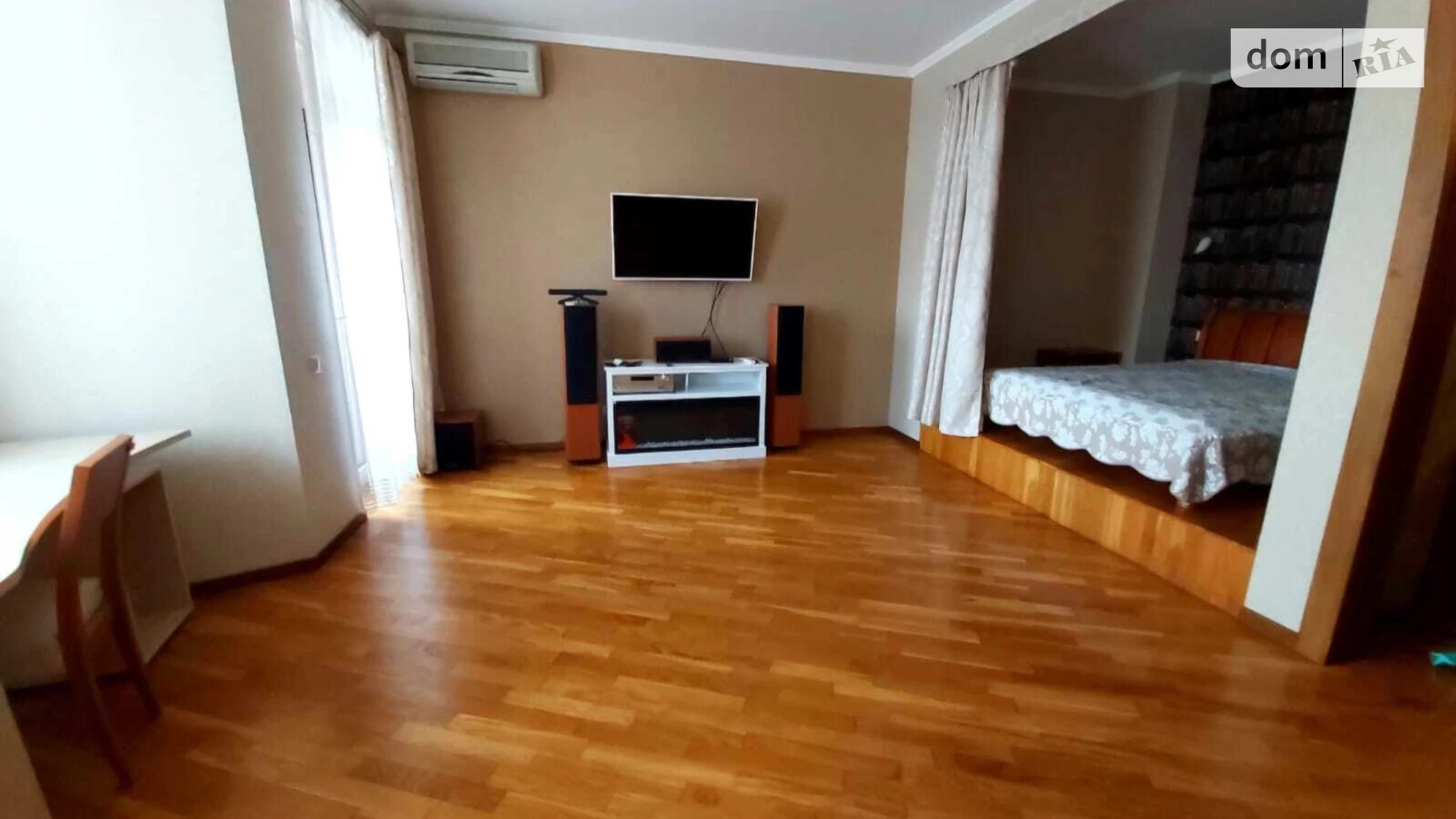 Продается 1-комнатная квартира 55 кв. м в Киеве, ул. Коновальца Евгения, 36Б - фото 3