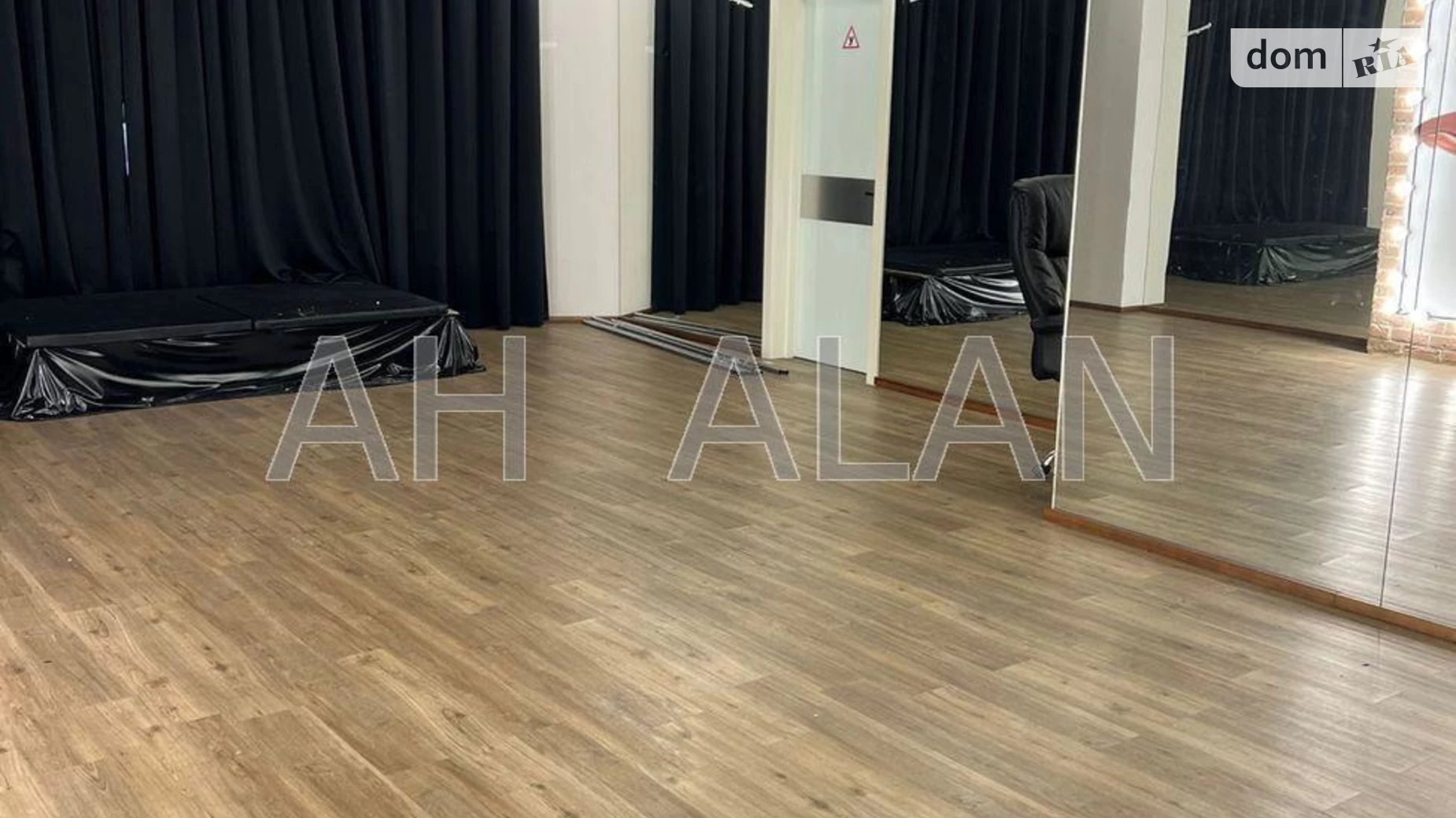 Сдается в аренду офис 107.4 кв. м в бизнес-центре, цена: 1200 $ - фото 2
