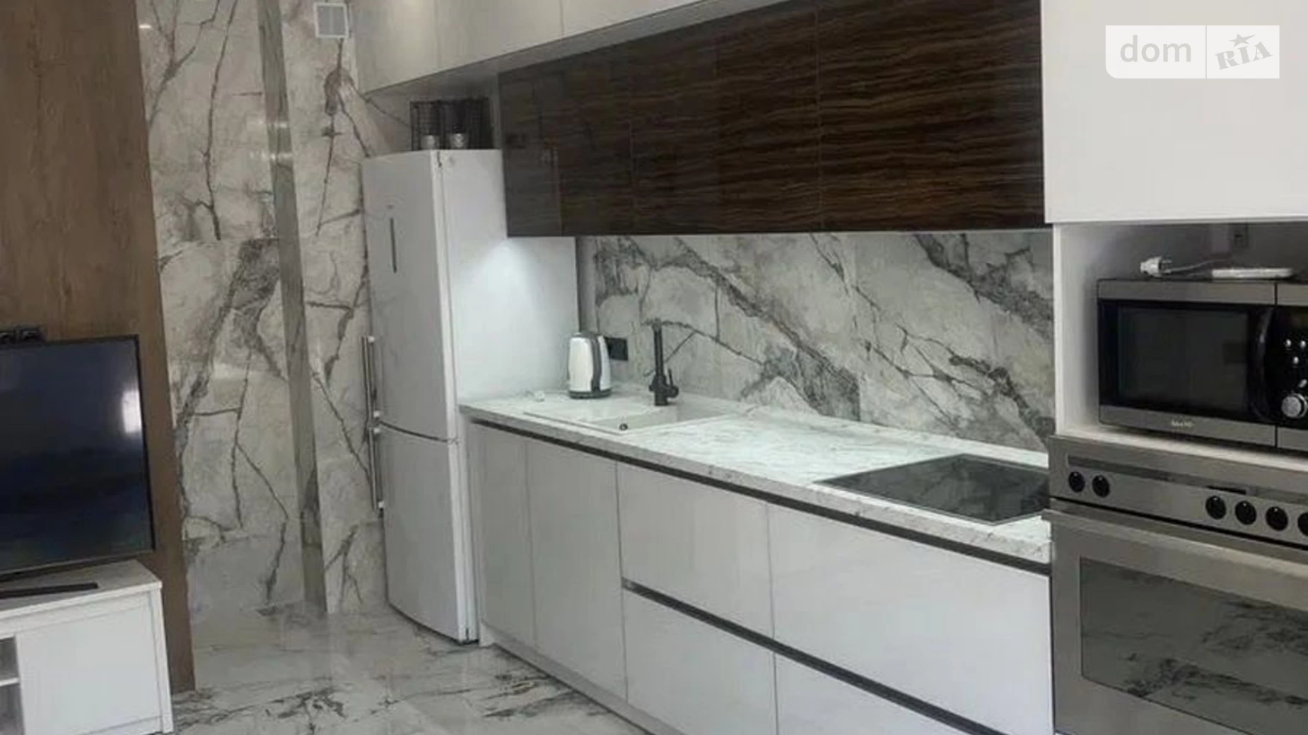 Продається 2-кімнатна квартира 106.4 кв. м у Одесі, Фонтанська дор., 6А/1 - фото 3