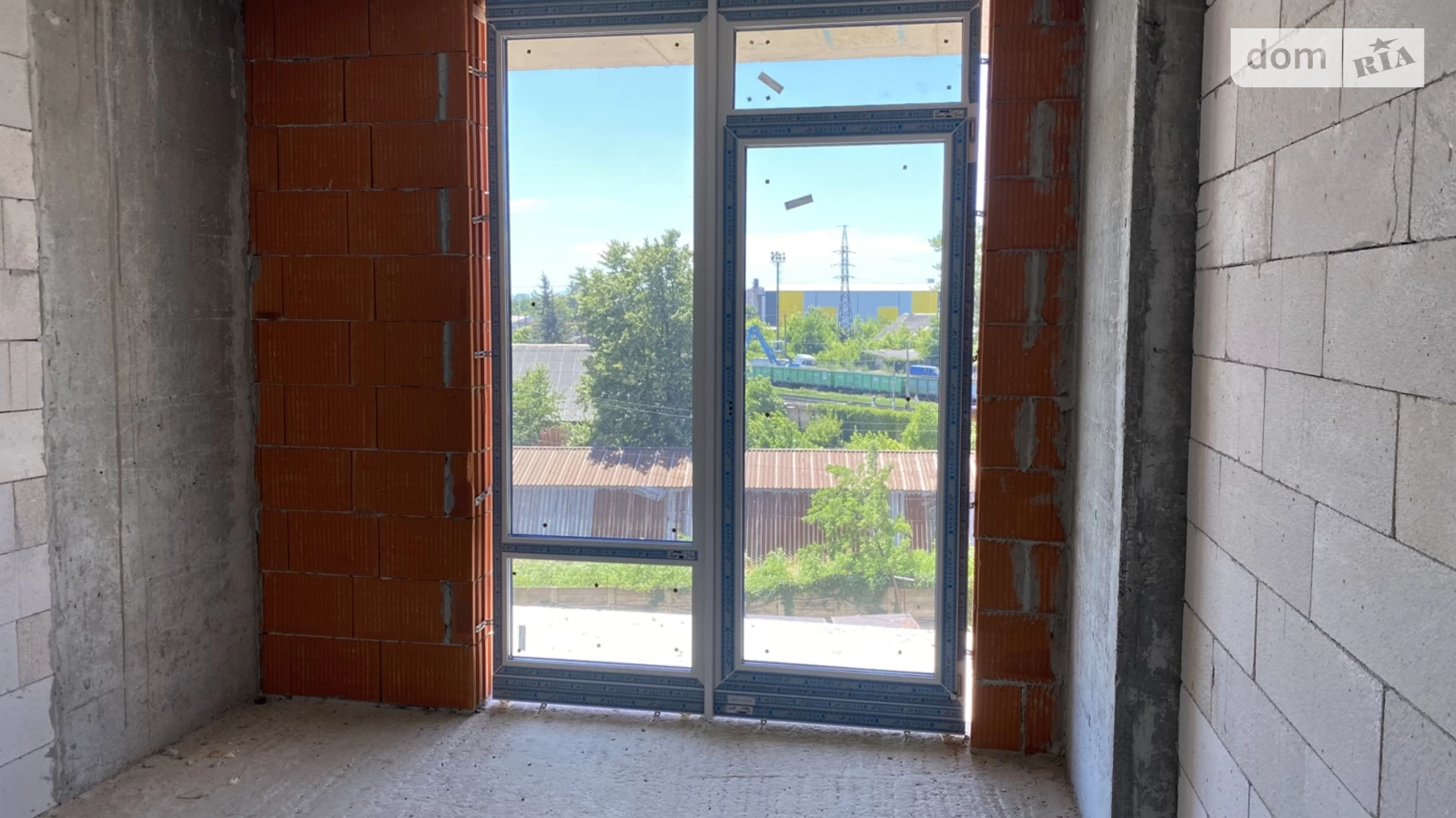 Продается 1-комнатная квартира 41 кв. м в Ивано-Франковске, ул. Хриплинская, 9 - фото 4