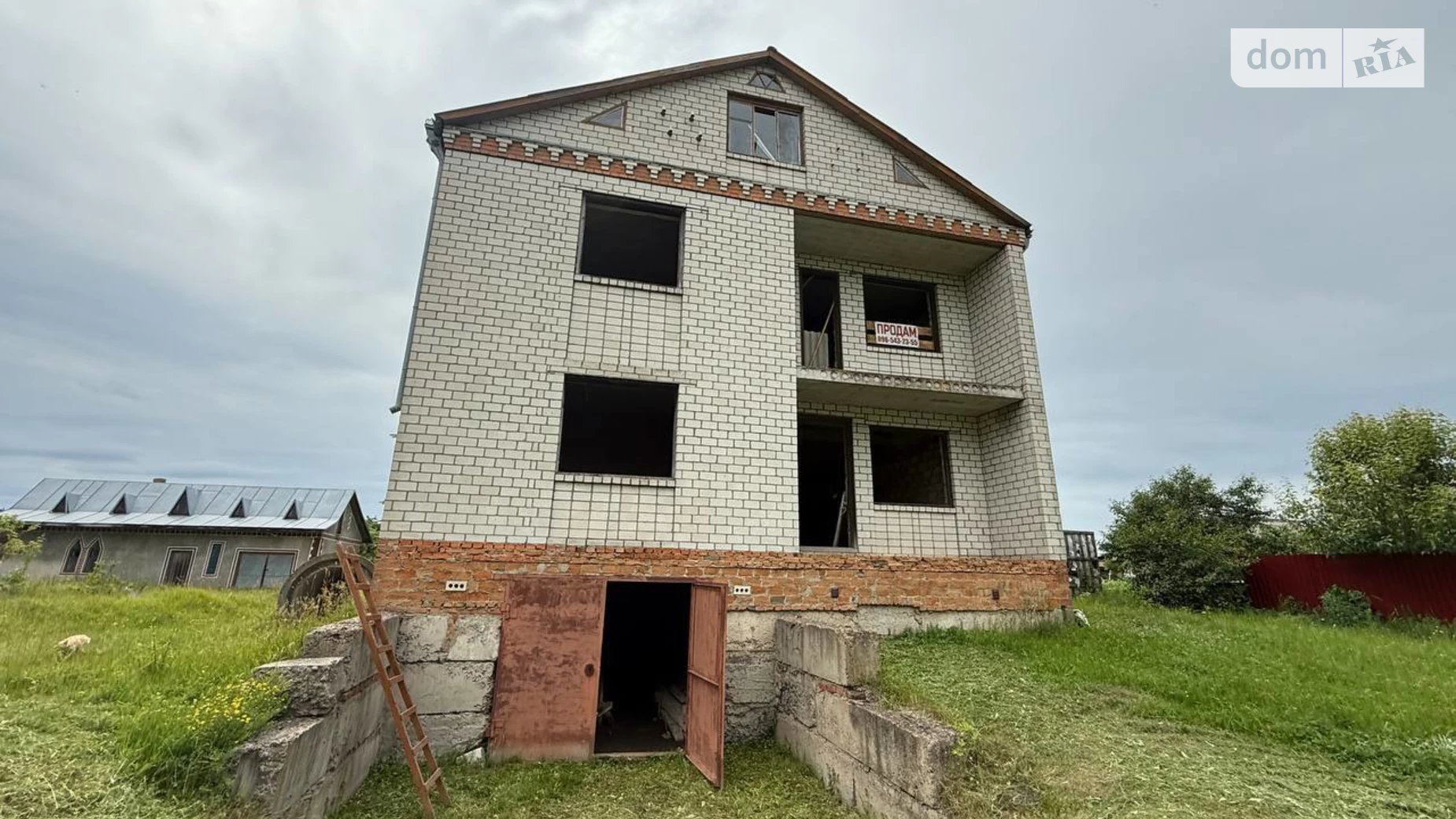 Продается дом на 2 этажа 306.2 кв. м с садом, цена: 42000 $ - фото 2