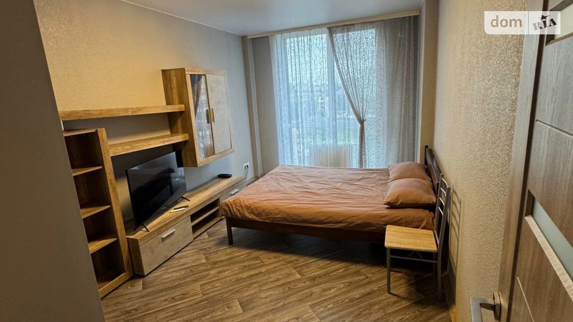 Продается 1-комнатная квартира 45 кв. м в Ровно, ул. Степана Бандеры, 1Е - фото 2