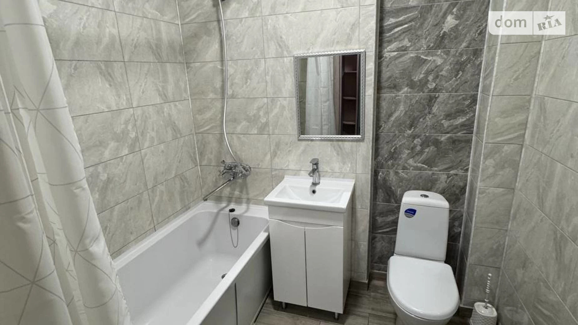Продается 1-комнатная квартира 45 кв. м в Ровно, ул. Степана Бандеры, 1Е - фото 4