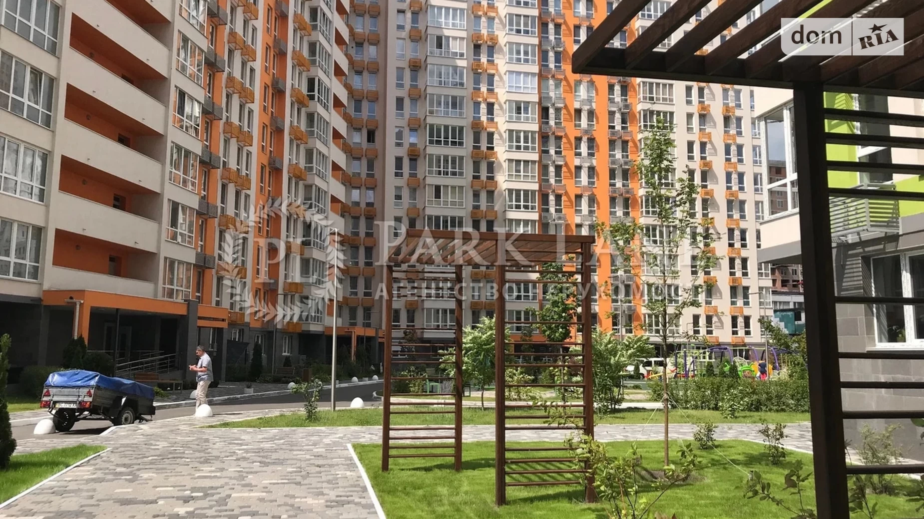 Продается 2-комнатная квартира 67.6 кв. м в Киеве, ул. Бердника Олеся, 1В - фото 2
