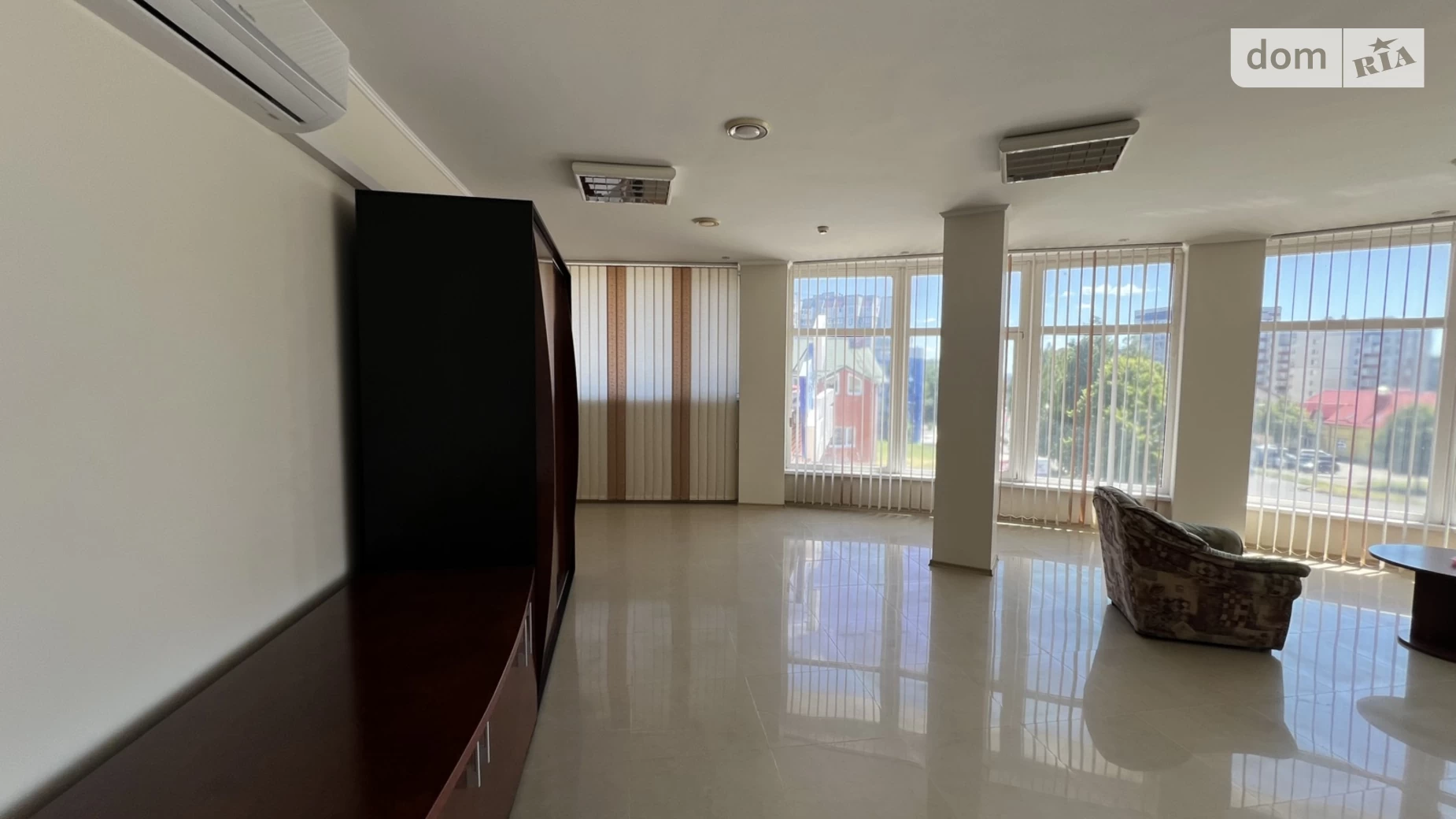 Сдается в аренду офис 73 кв. м в бизнес-центре, цена: 18250 грн - фото 2