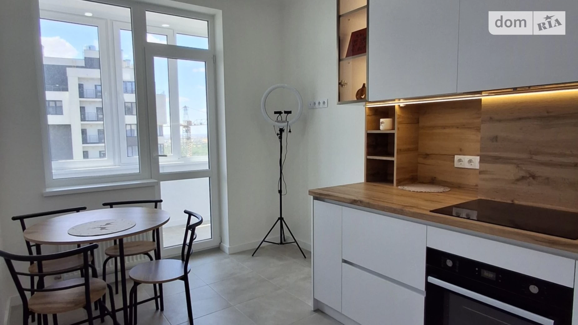 Продается 1-комнатная квартира 41 кв. м в Одессе, ул. Спортивная, 3/5 - фото 3