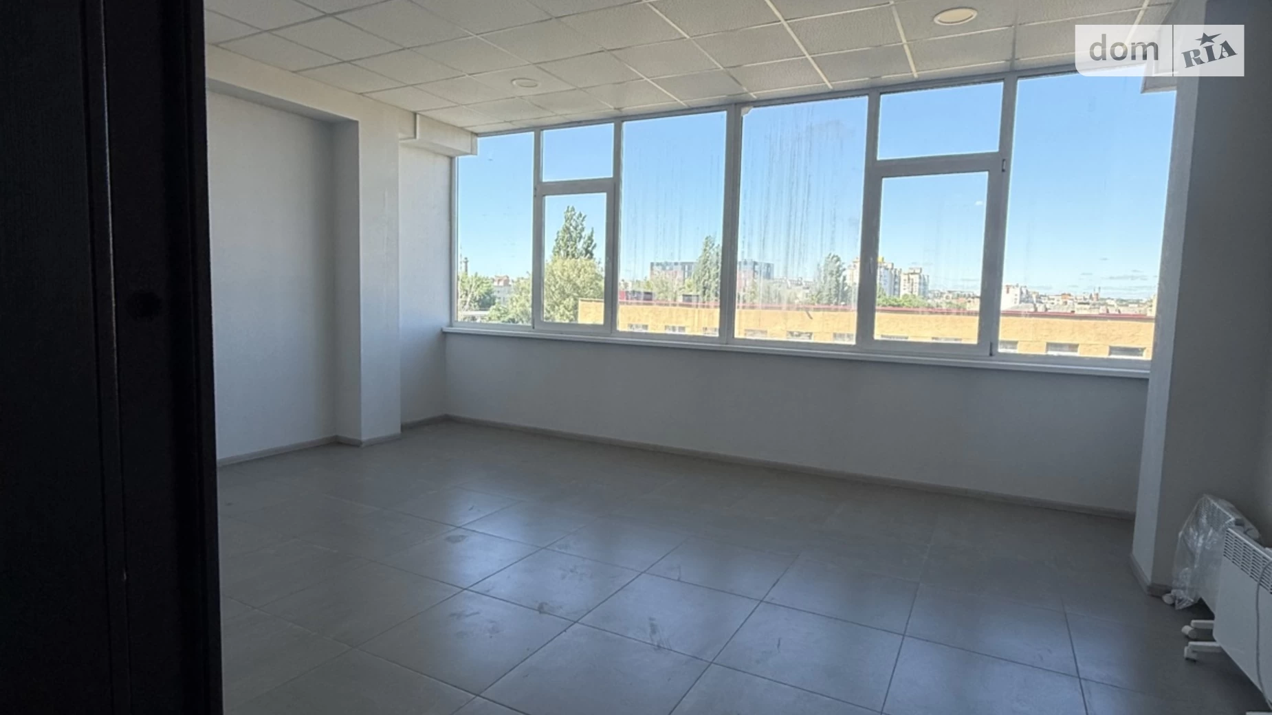 Продается офис 29.2 кв. м в бизнес-центре, цена: 21500 $ - фото 2