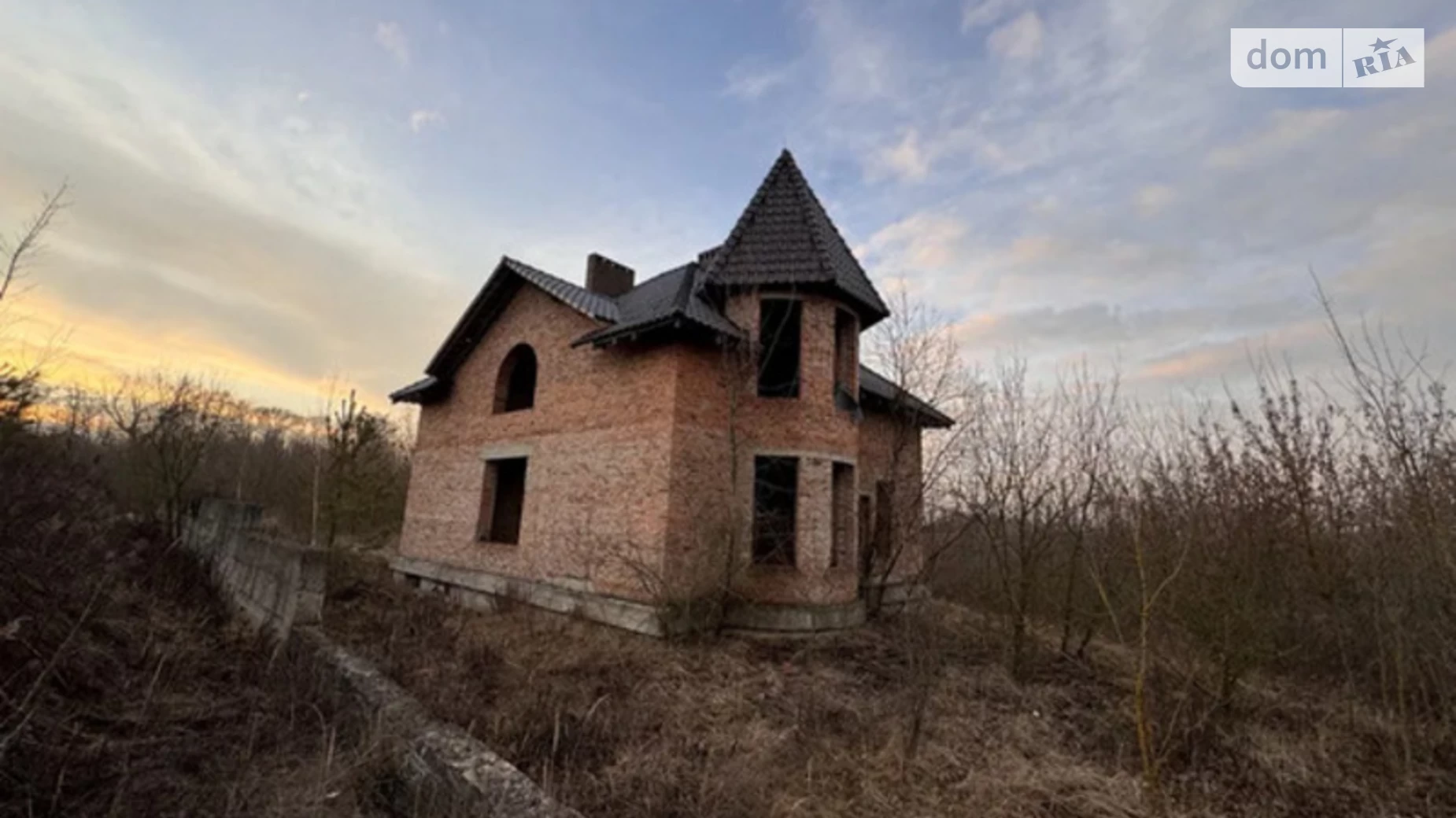 Продается дом на 3 этажа 380 кв. м с баней/сауной, цена: 93000 $ - фото 2