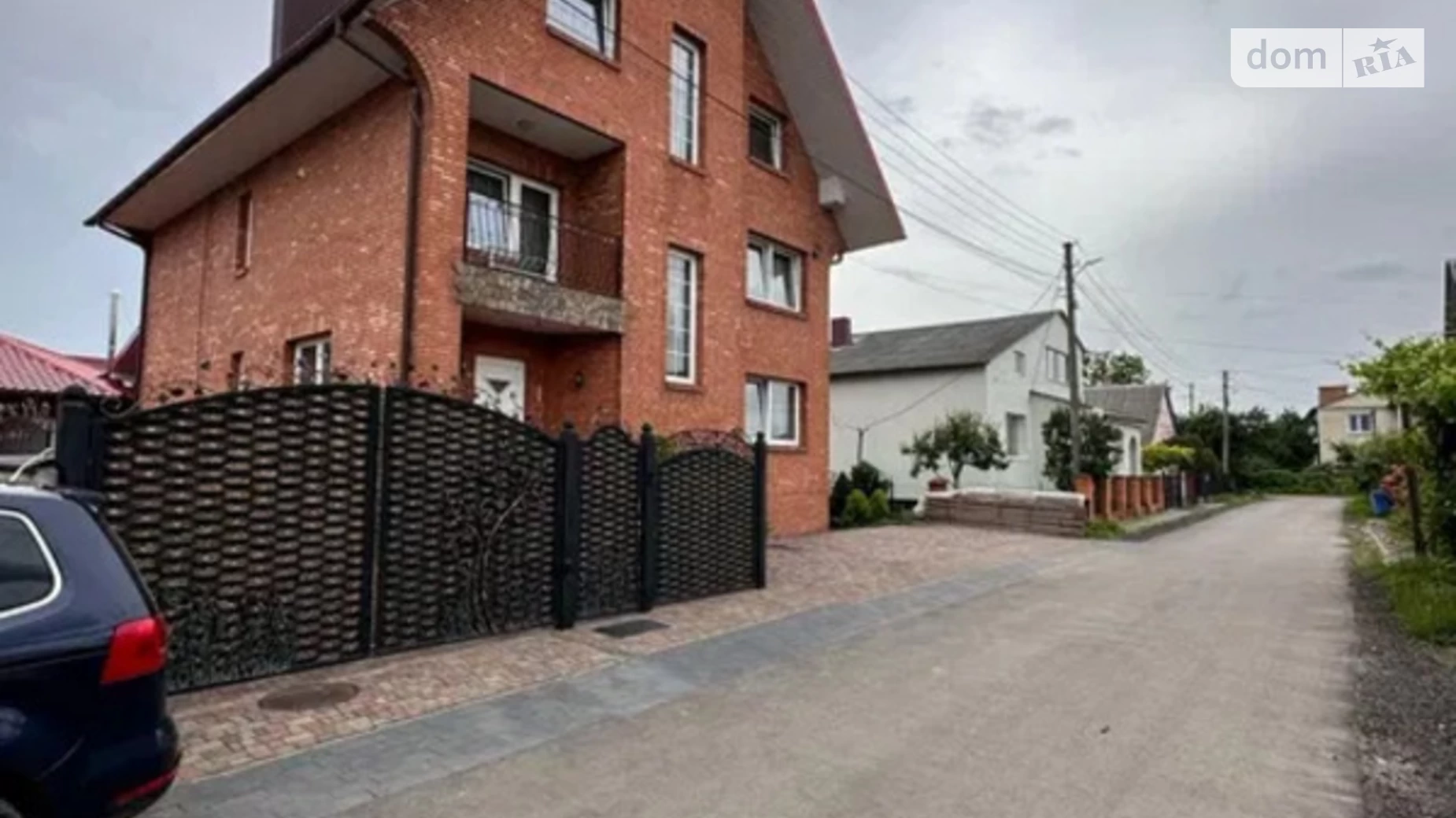 Продается дом на 3 этажа 400 кв. м с бассейном, цена: 290000 $ - фото 4