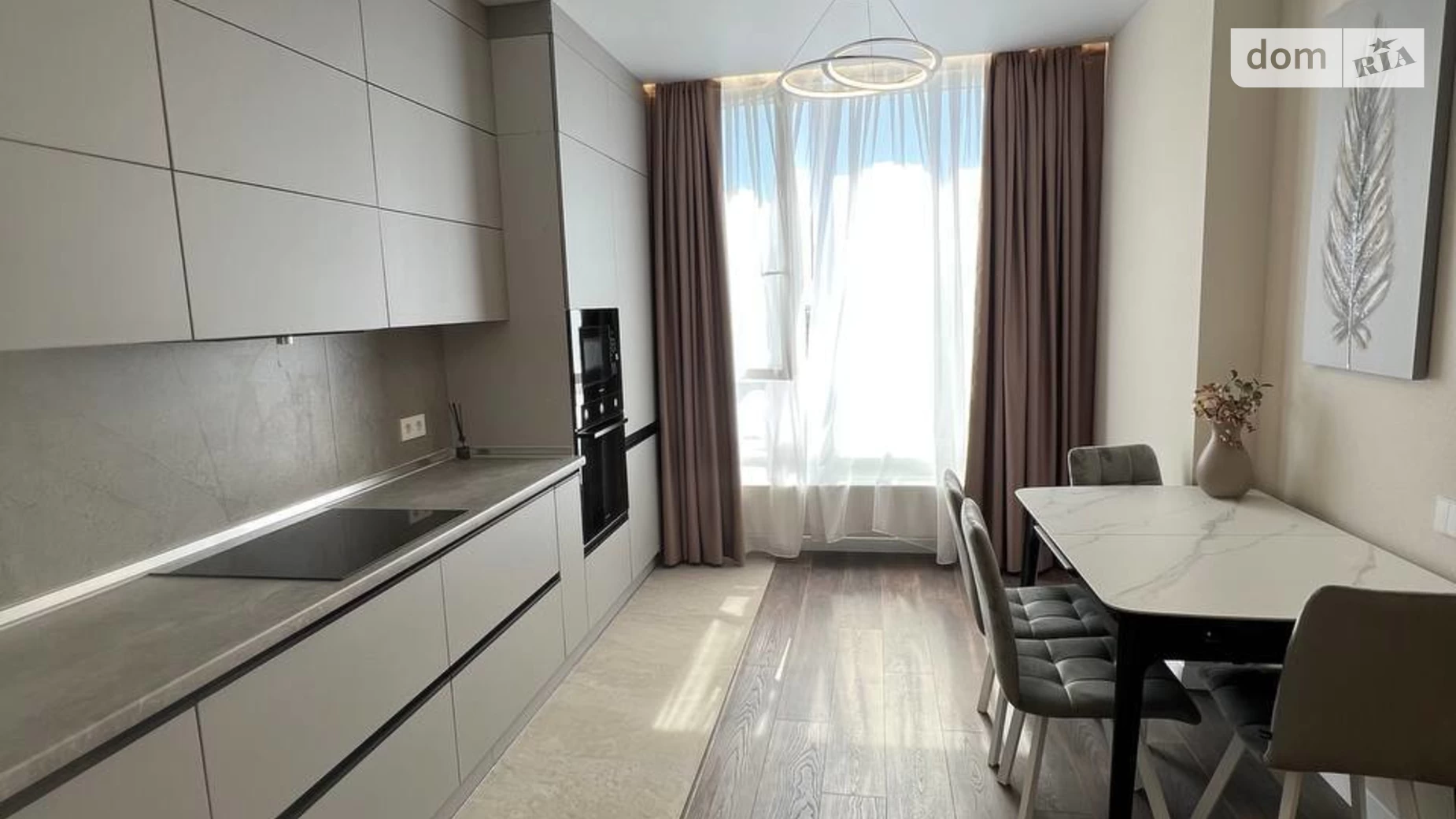 Продается 1-комнатная квартира 47 кв. м в Одессе, ул. Ивана Франко, 40 корпус 1 - фото 2