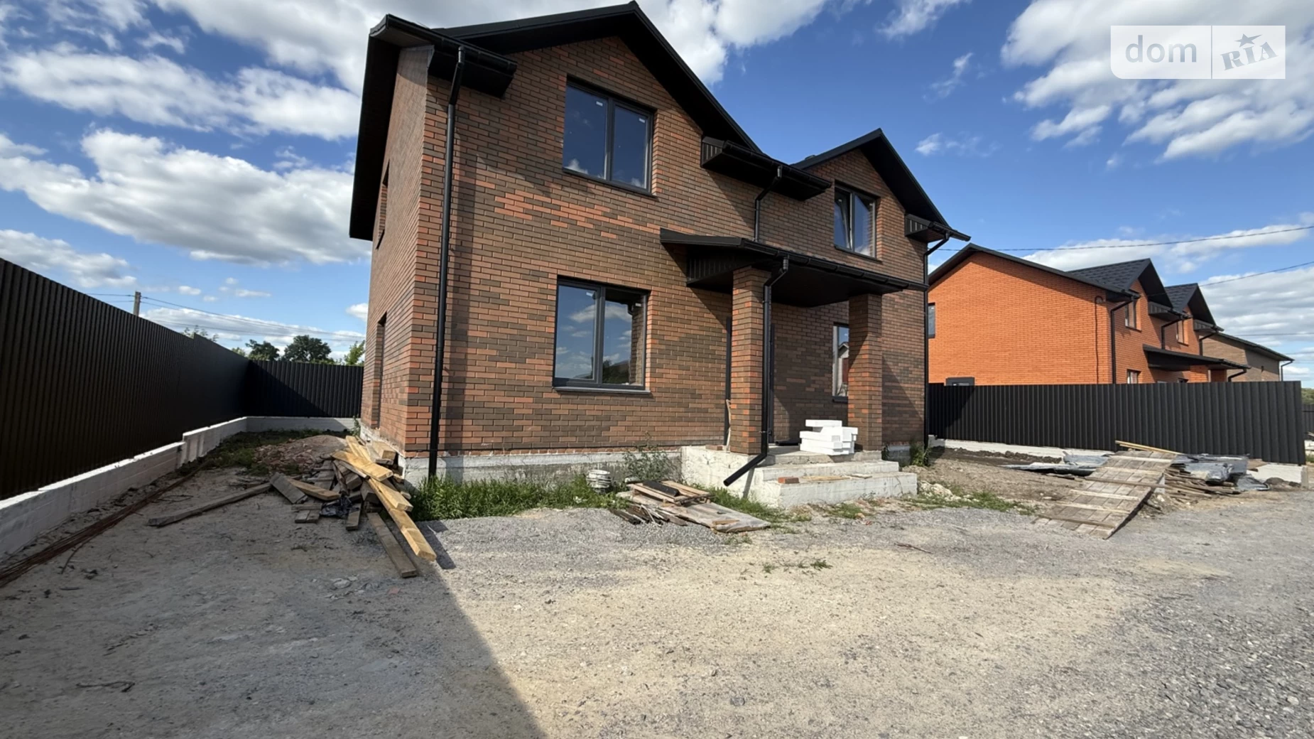 Продается дом на 2 этажа 139 кв. м с камином, цена: 95000 $ - фото 4