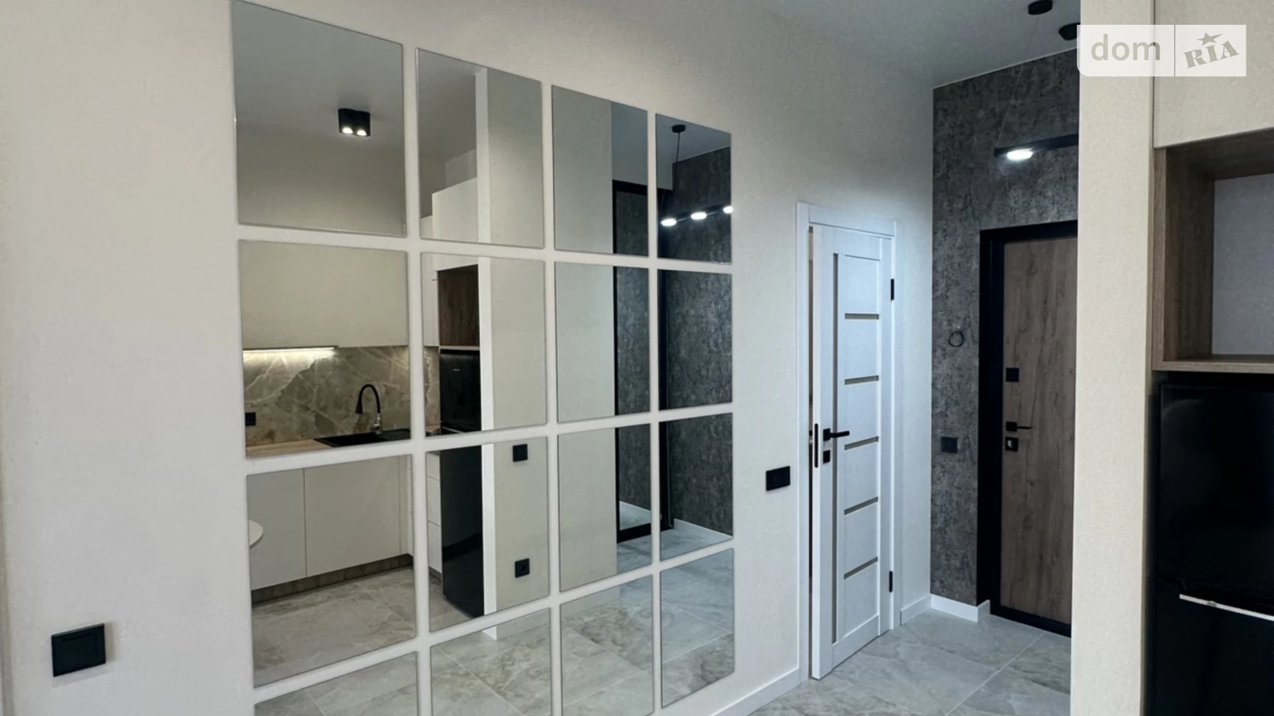 Продается 1-комнатная квартира 43 кв. м в Одессе, ул. Чубаевская, 1 - фото 2