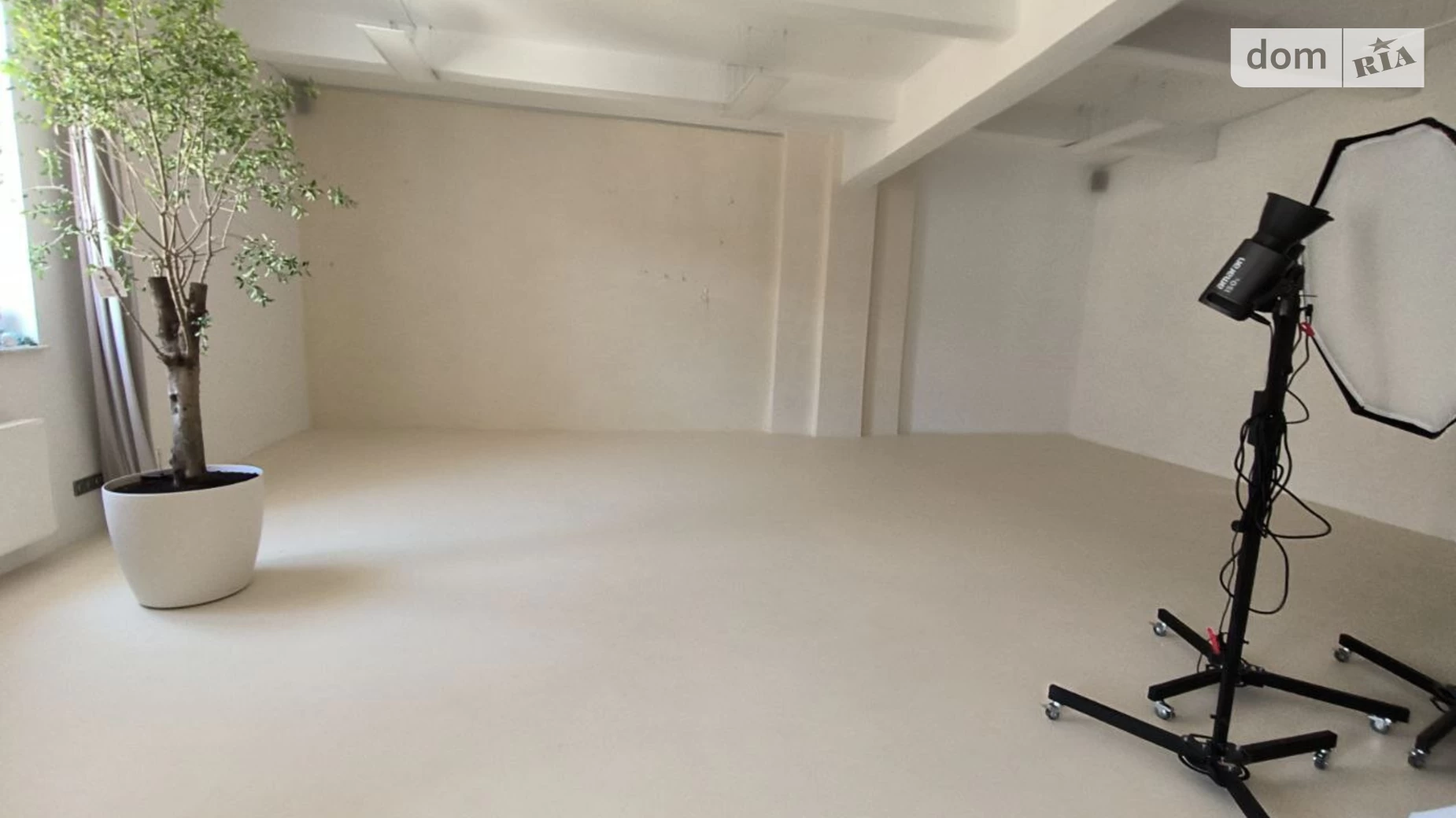 Здається в оренду офіс 349 кв. м в бізнес-центрі, цена: 4886 $ - фото 2