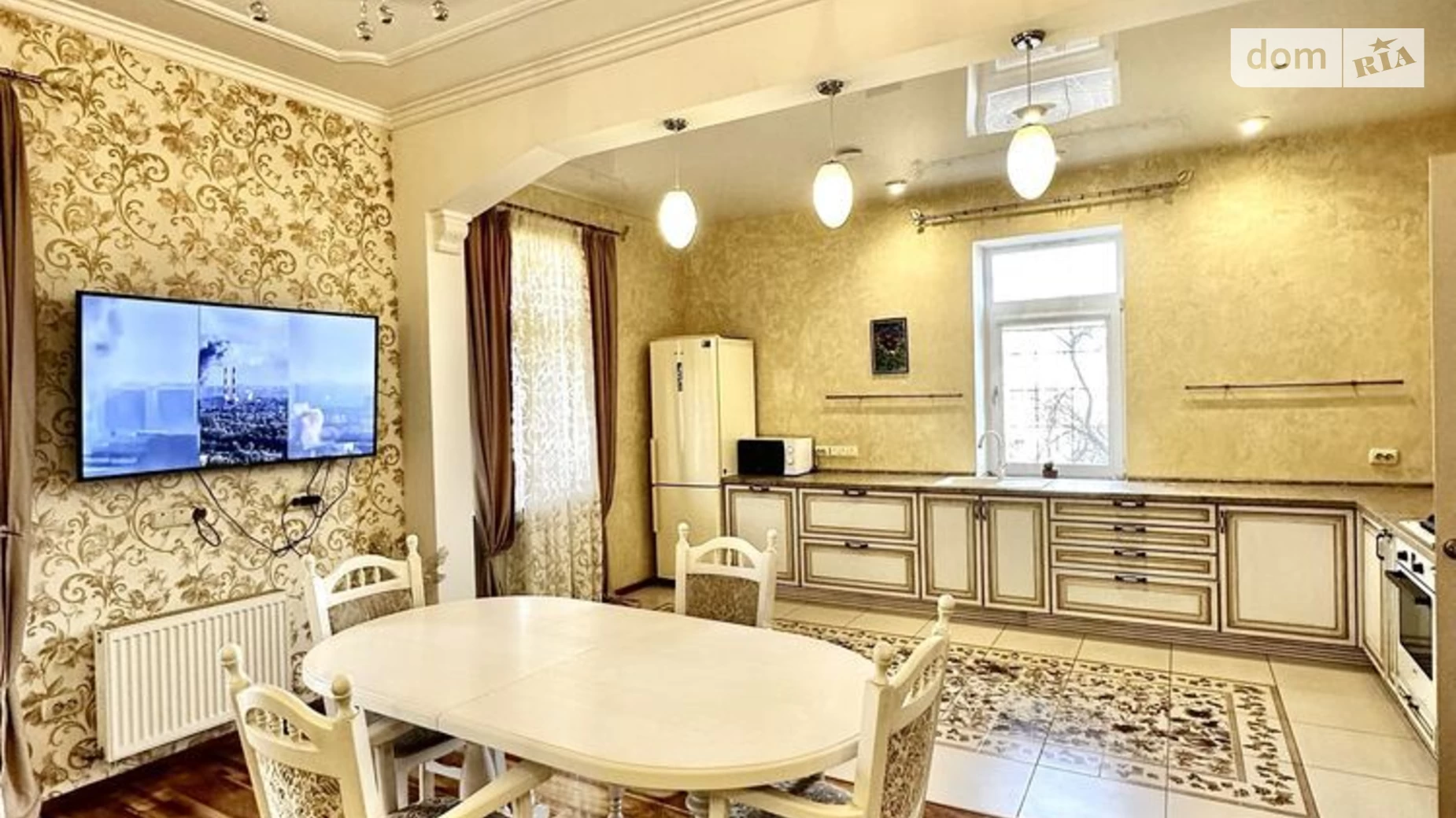 Сдается в аренду дом на 3 этажа 230 кв. м с мансардой, цена: 1500 $ - фото 2