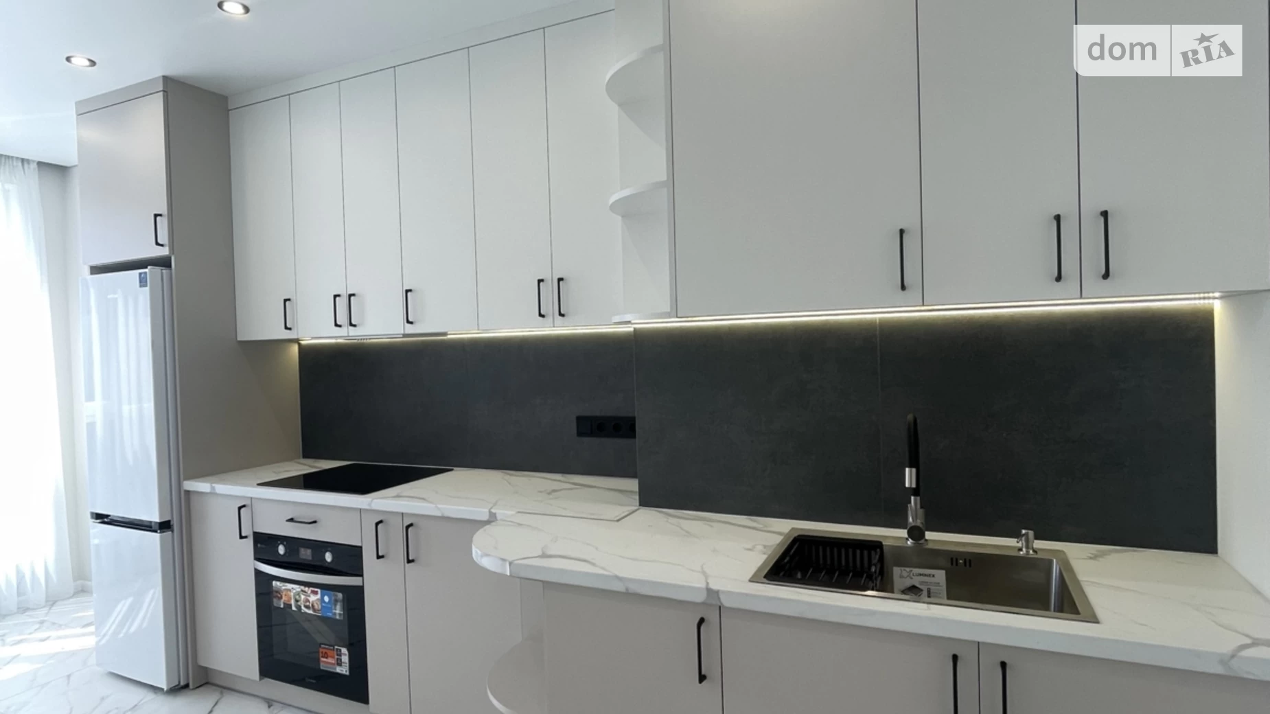 Продается 1-комнатная квартира 45 кв. м в Ирпене, ул. Литературная(Чехова), 1 - фото 4