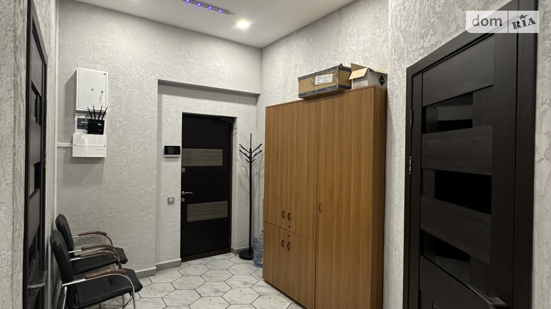 Продается офис 53.9 кв. м в бизнес-центре, цена: 80850 $ - фото 2