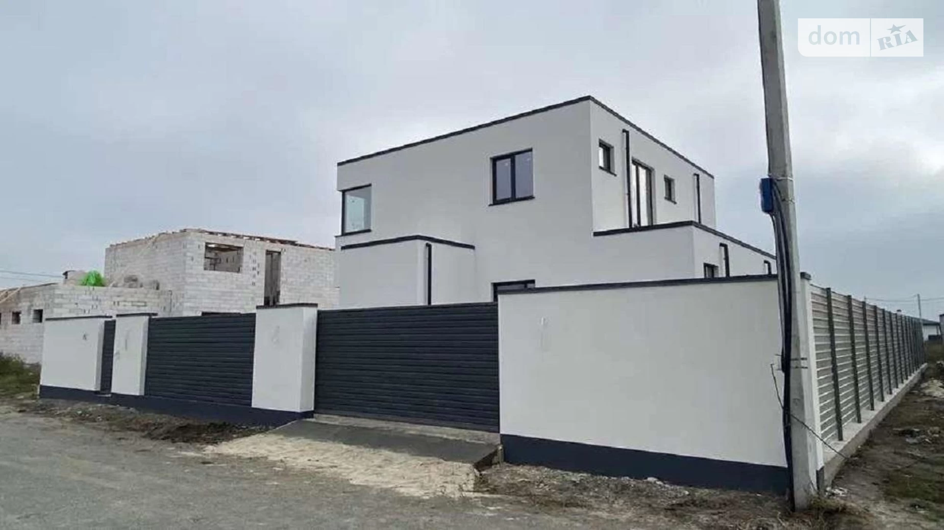 Продается дом на 2 этажа 165 кв. м с бассейном, цена: 130000 $ - фото 3