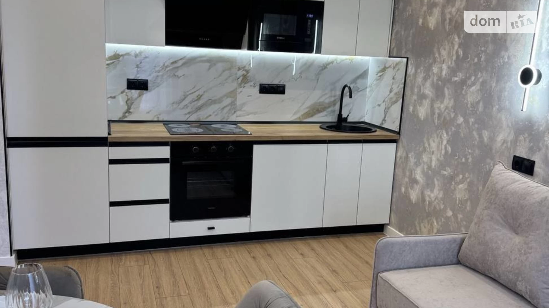 Продается 1-комнатная квартира 41 кв. м в Одессе, ул. Краснова, 1Б - фото 2