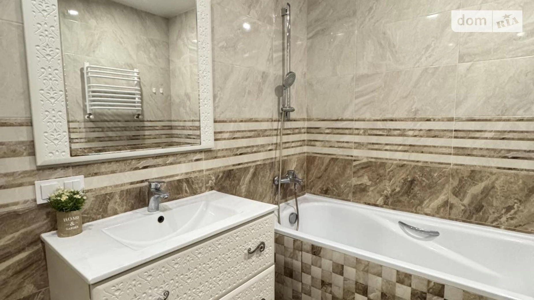 Продается 2-комнатная квартира 62 кв. м в Ровно, ул. Черновола Вячеслава, 91 - фото 2