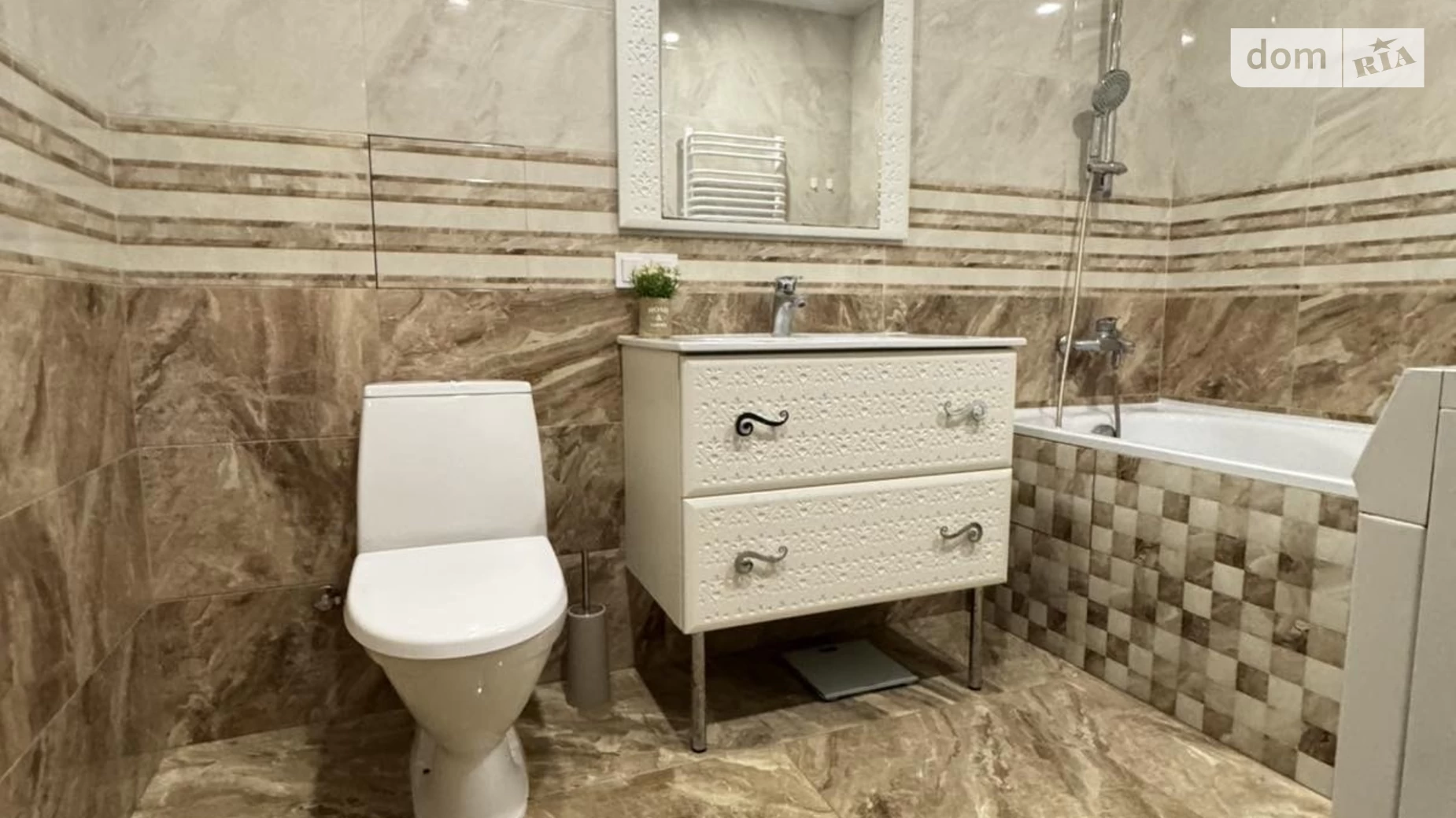 Продается 2-комнатная квартира 62 кв. м в Ровно, ул. Черновола Вячеслава, 91 - фото 3